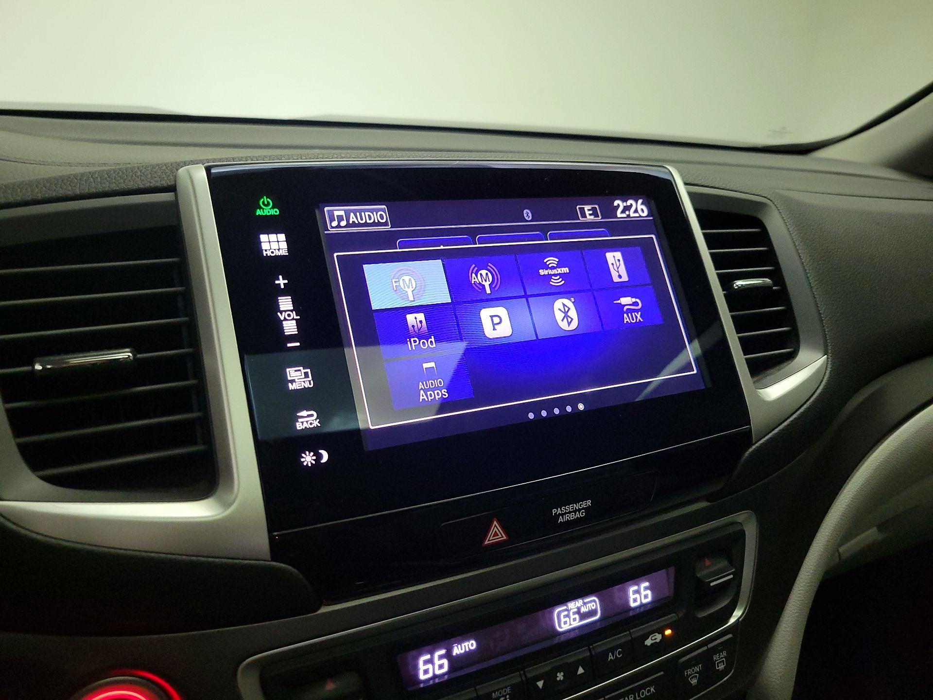 Thumbnail: 2016 Honda Pilot - 15