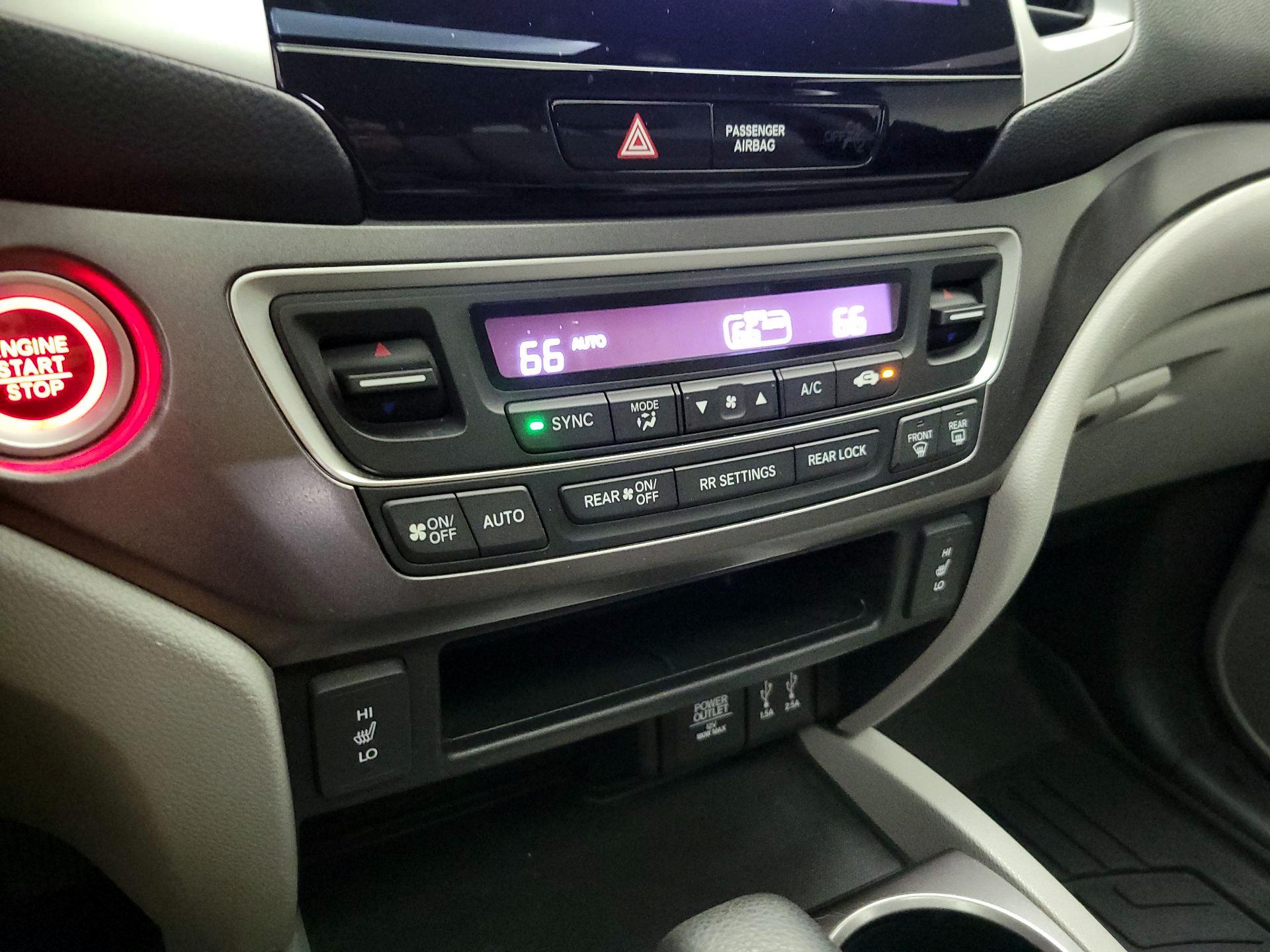 Thumbnail: 2016 Honda Pilot - 16