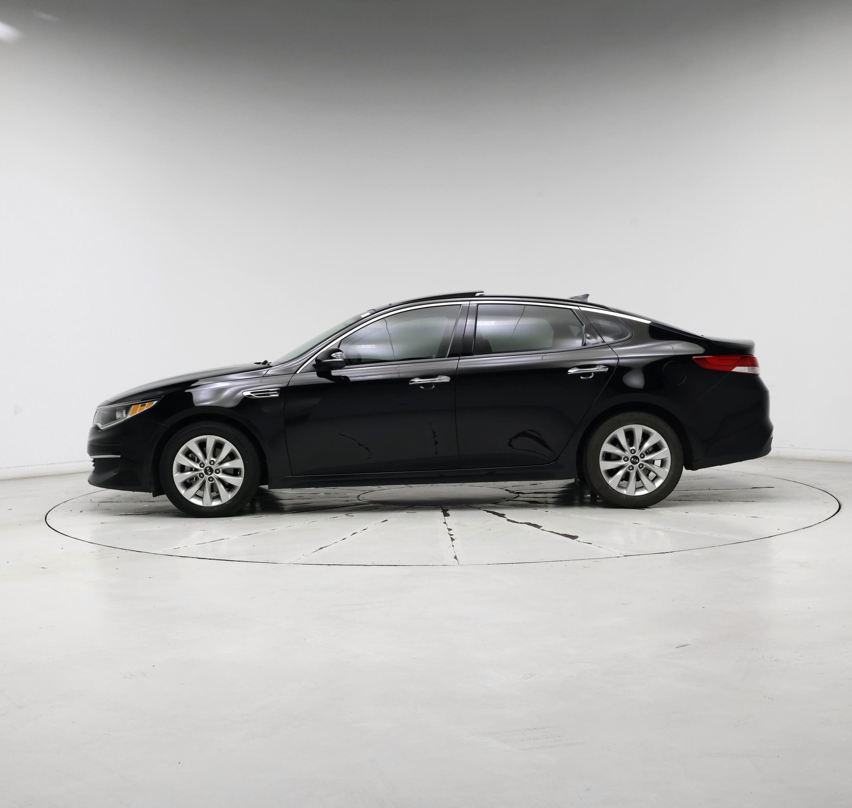 Thumbnail: 2018 Kia Optima - 3