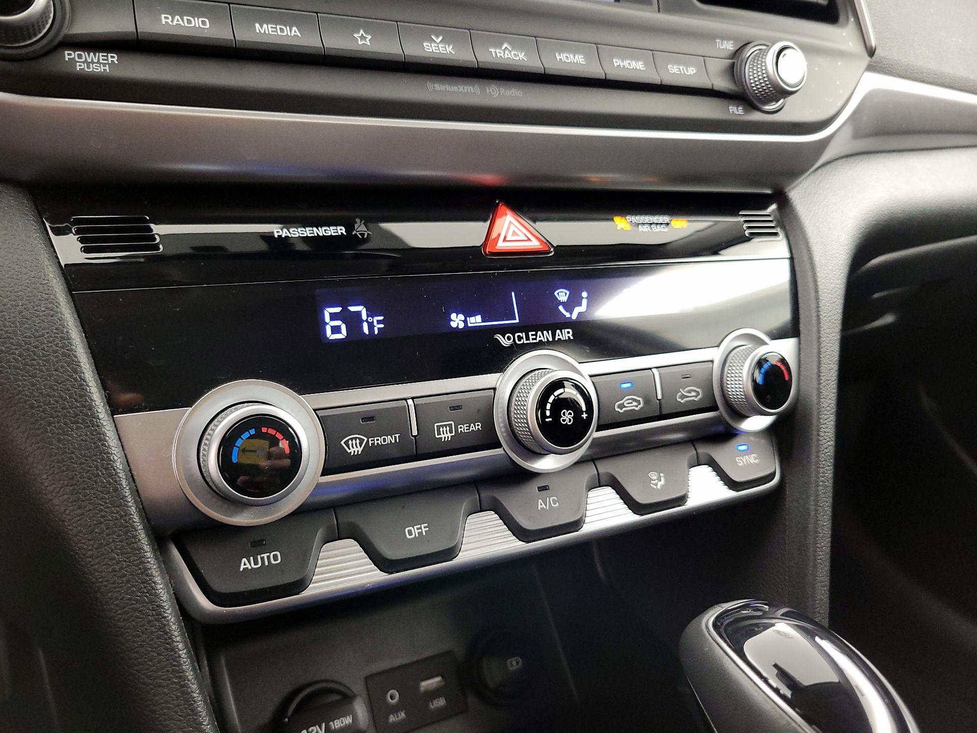 Thumbnail: 2020 Hyundai Elantra - 16