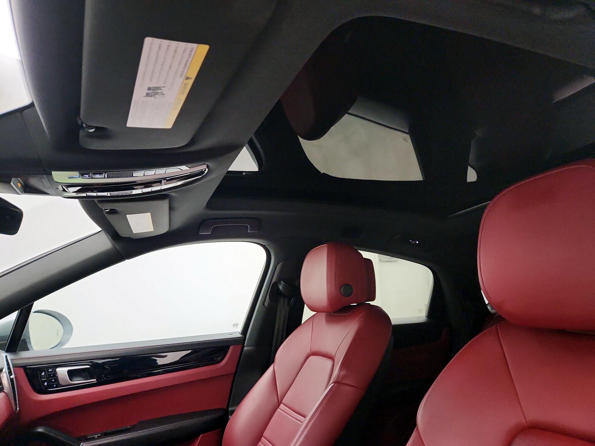 Thumbnail: 2020 Porsche Cayenne - 19