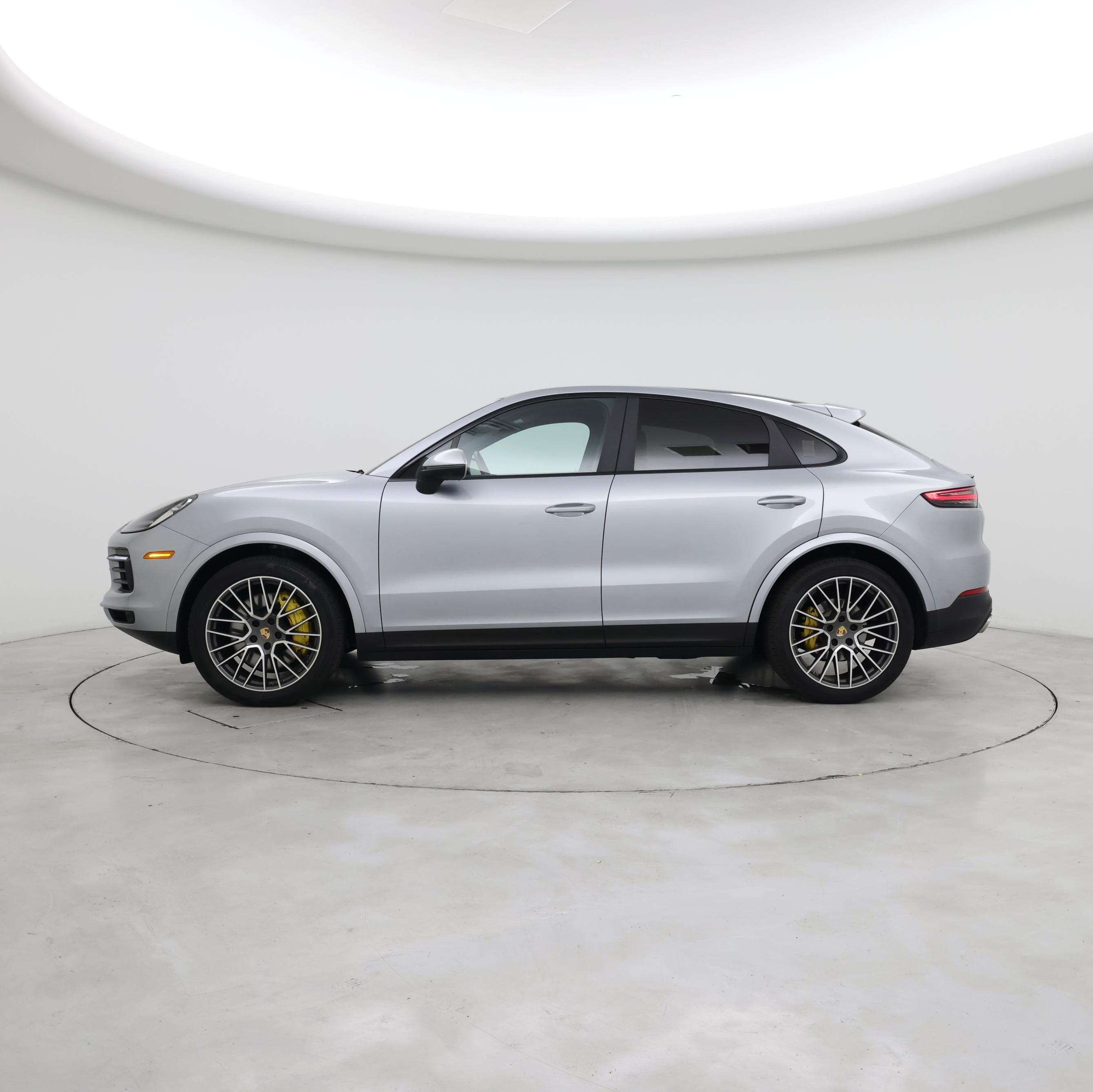 Thumbnail: 2020 Porsche Cayenne - 3