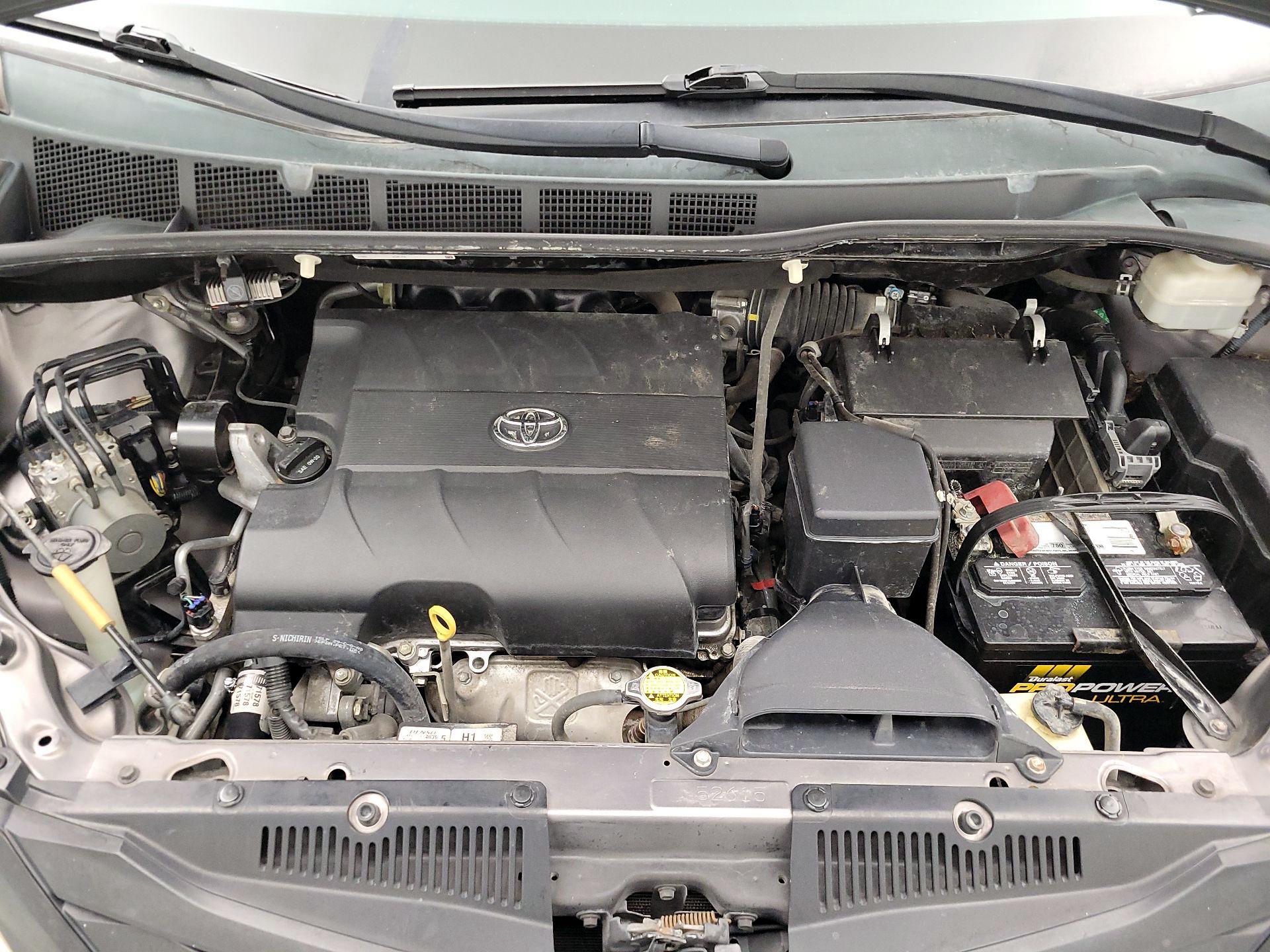 Thumbnail: 2014 Toyota Sienna - 18