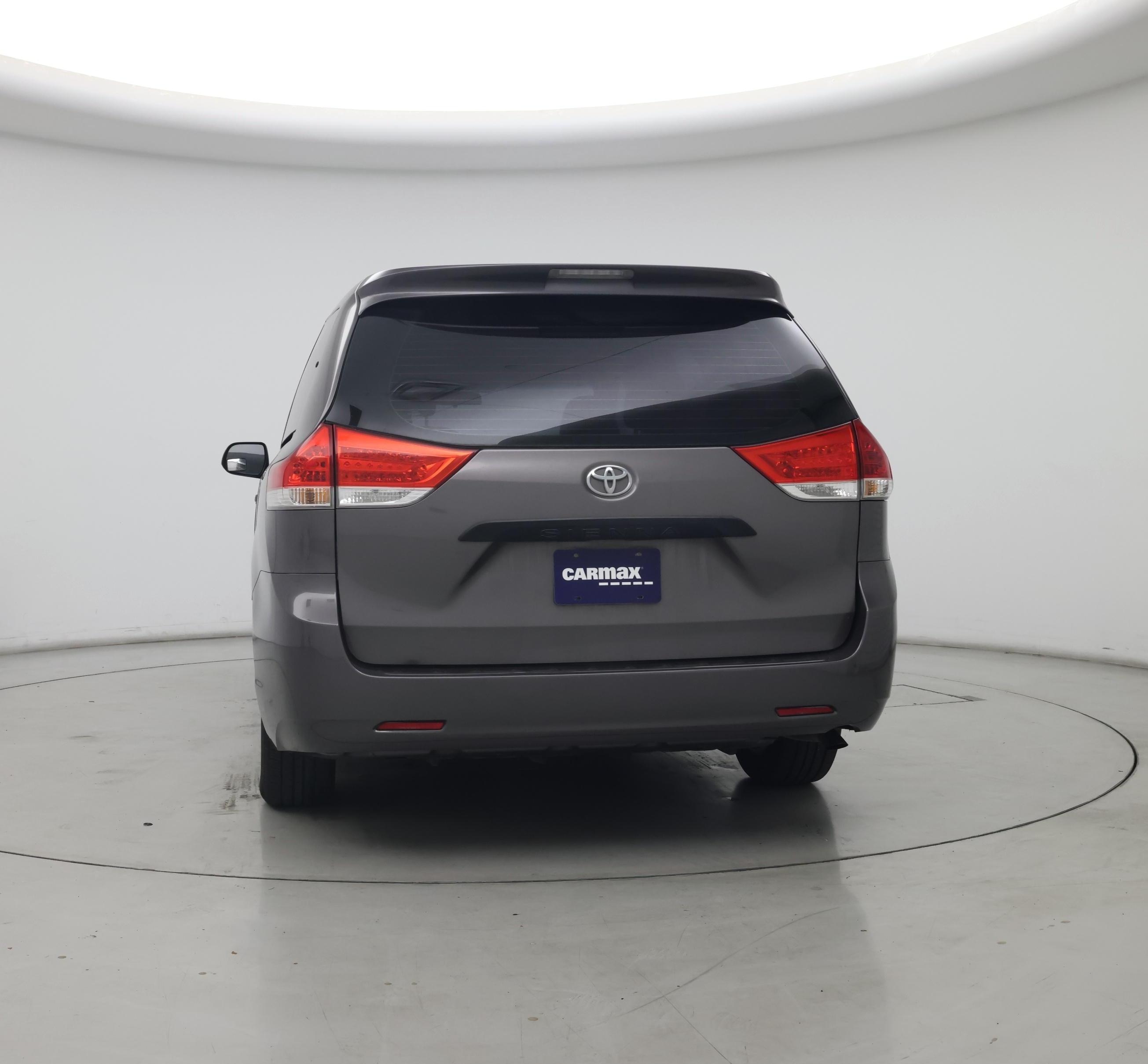 Thumbnail: 2014 Toyota Sienna - 6