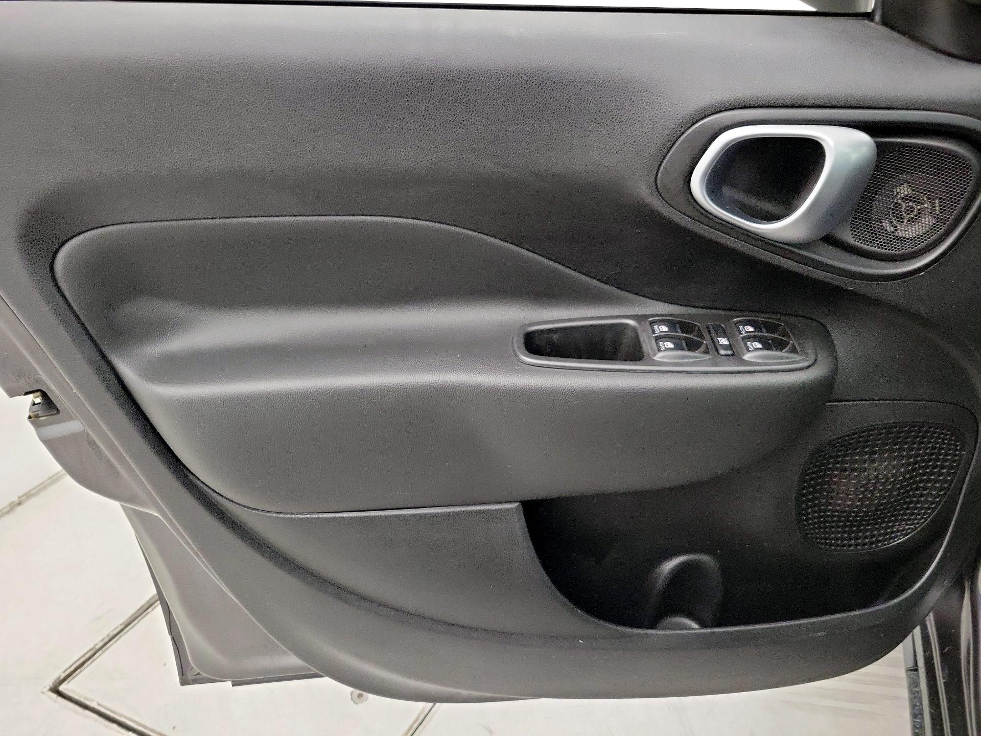 Thumbnail: 2015 Fiat 500L - 12