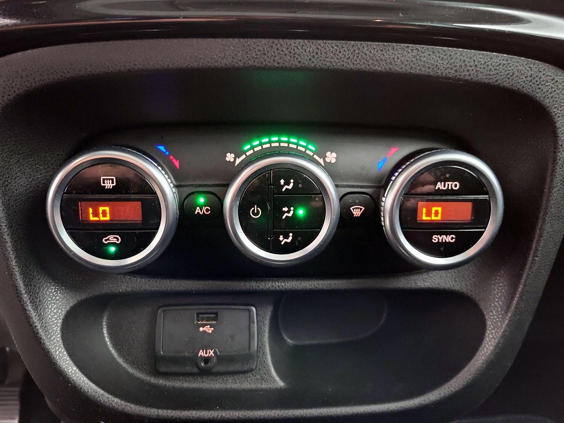 Thumbnail: 2015 Fiat 500L - 16