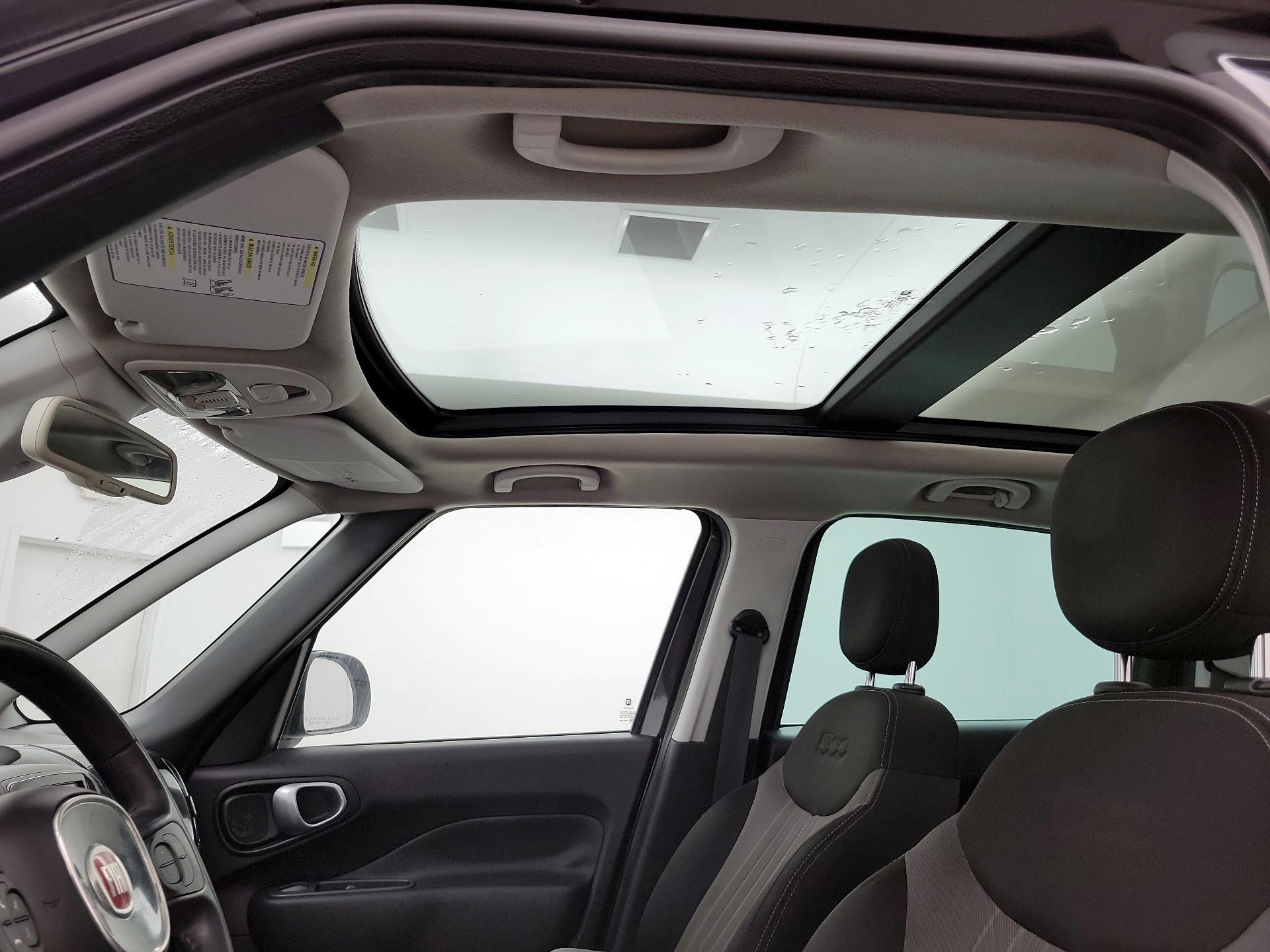 Thumbnail: 2015 Fiat 500L - 19