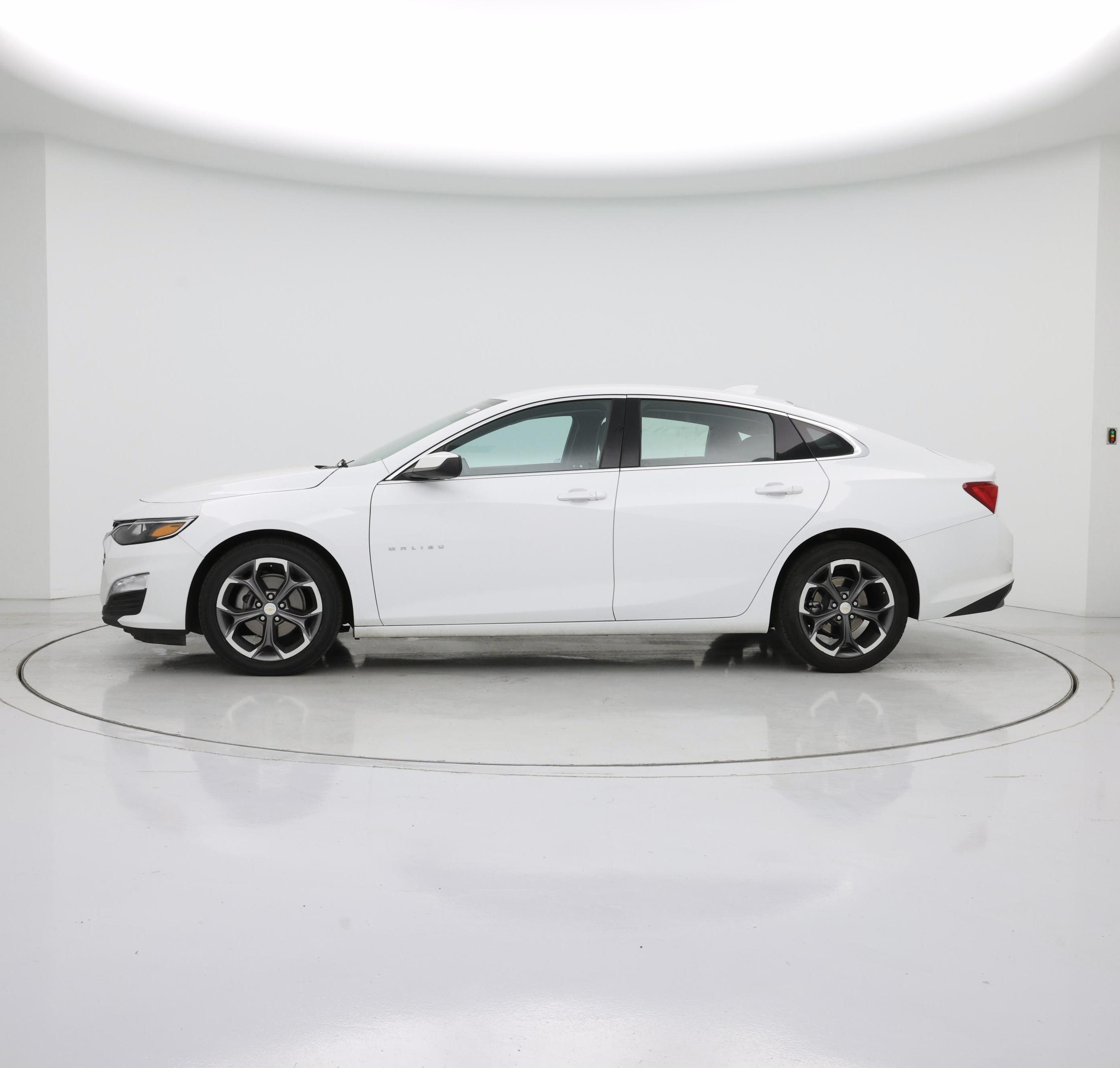 Thumbnail: 2023 Chevrolet Malibu - 3