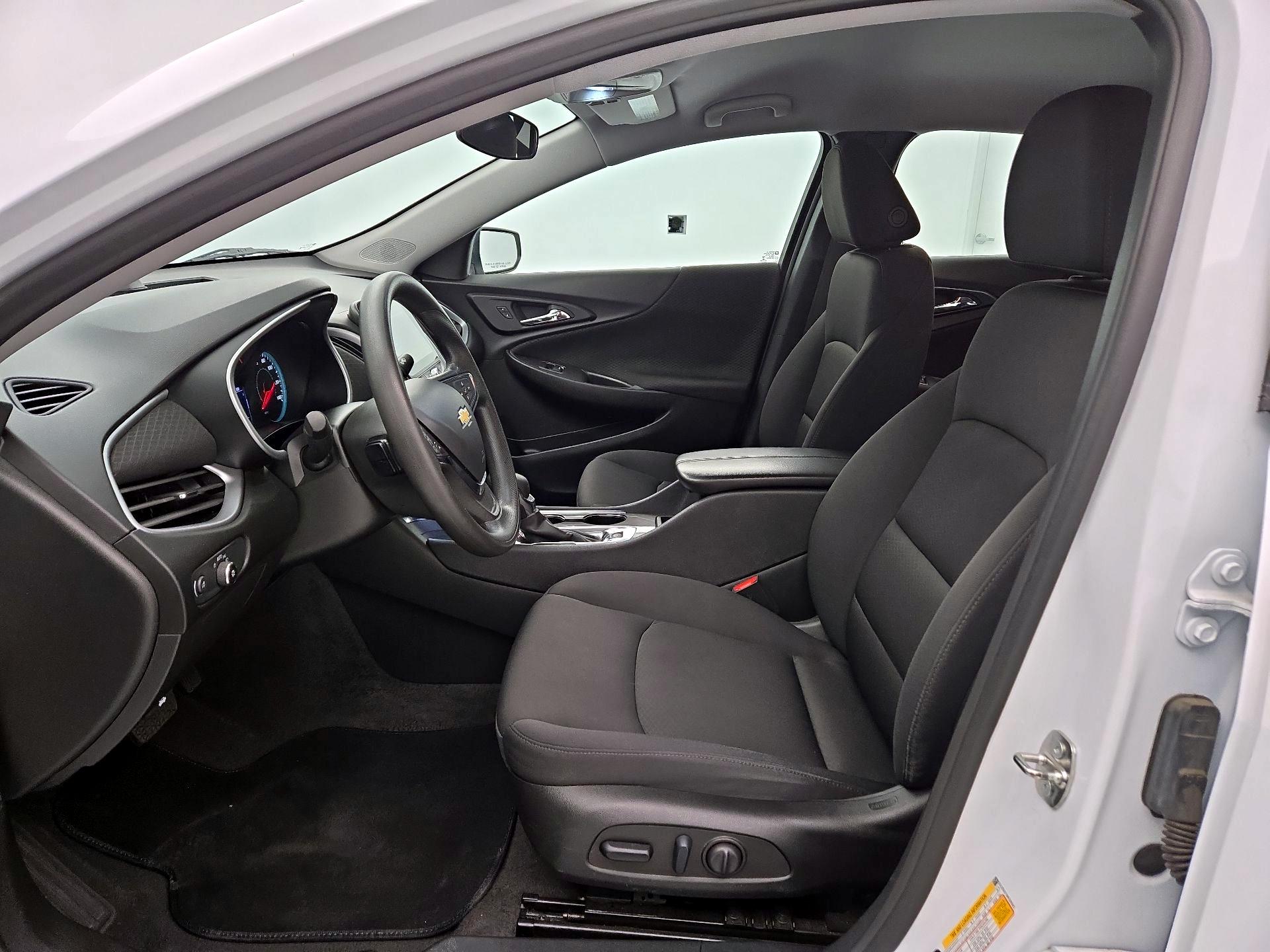 Thumbnail: 2023 Chevrolet Malibu - 11