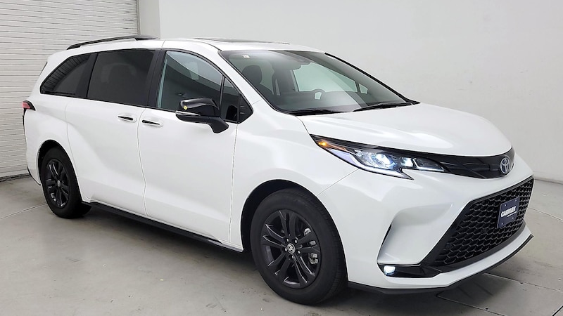 2025 Toyota Sienna XSE Hero Image