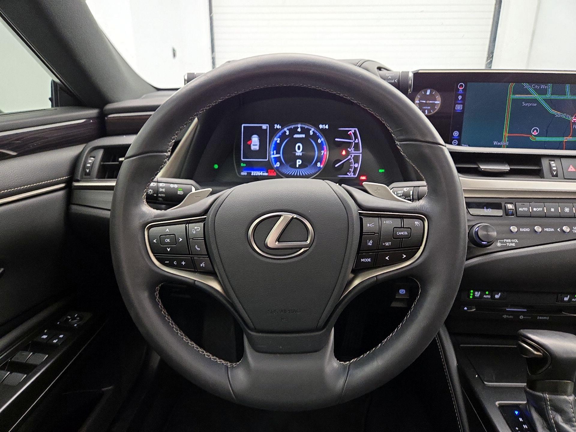 Thumbnail: 2019 Lexus ES - 10