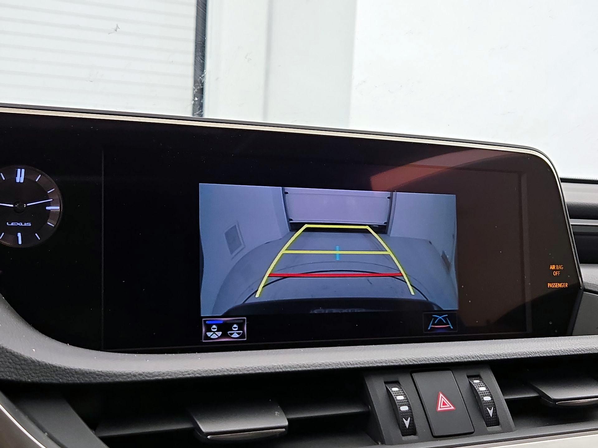 Thumbnail: 2019 Lexus ES - 15