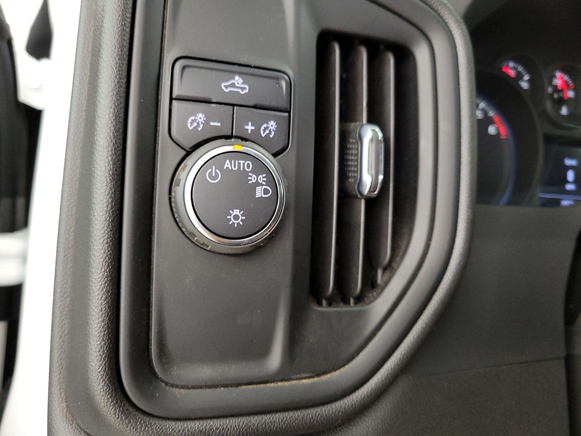 Thumbnail: 2022 Chevrolet Silverado 1500 - 13