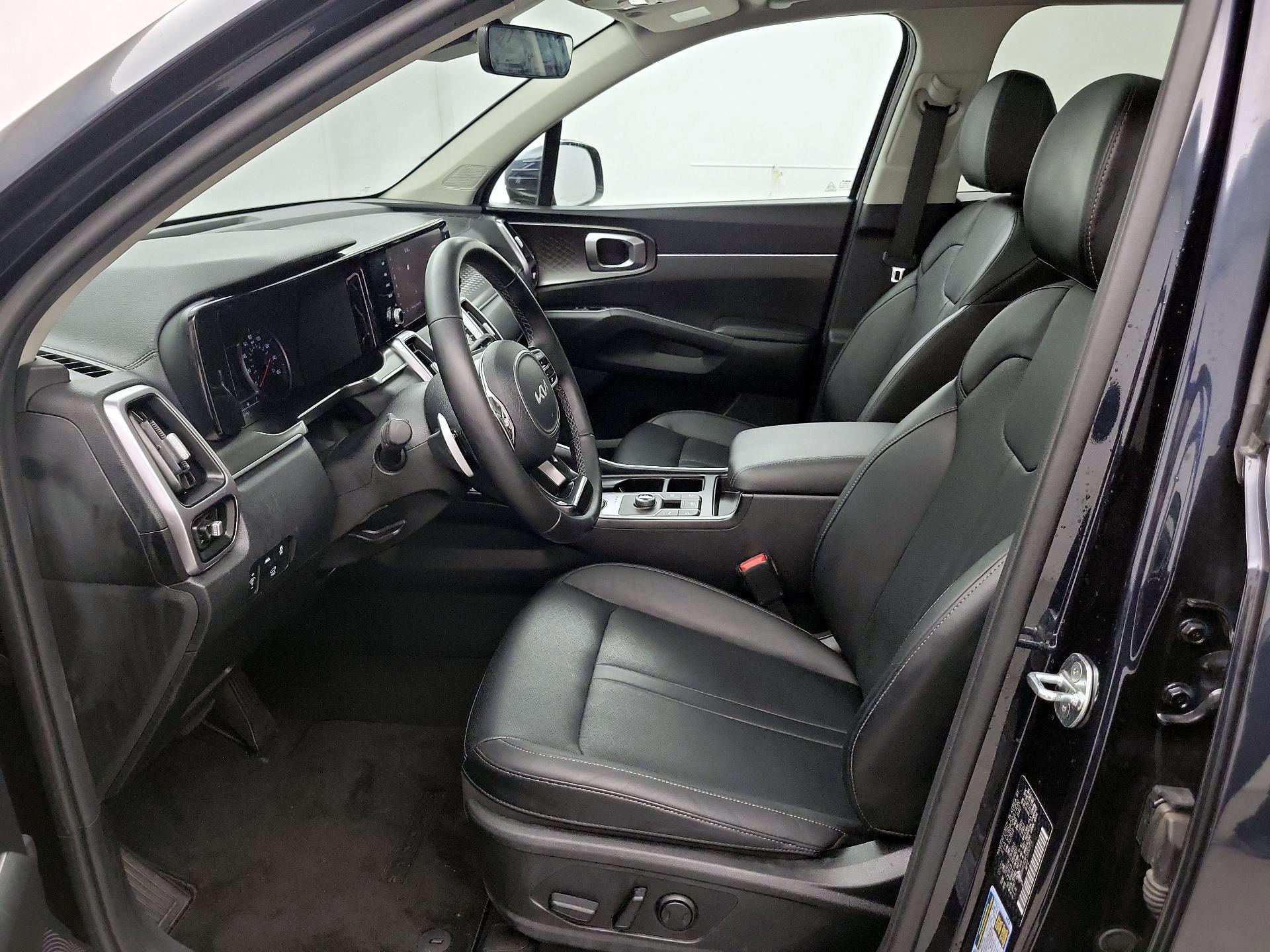 Thumbnail: 2023 Kia Sorento - 11