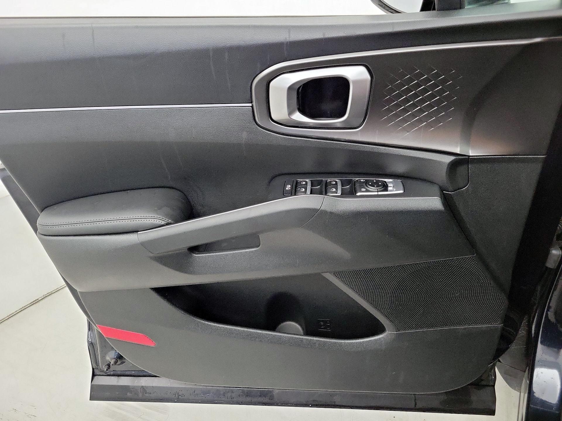 Thumbnail: 2023 Kia Sorento - 12