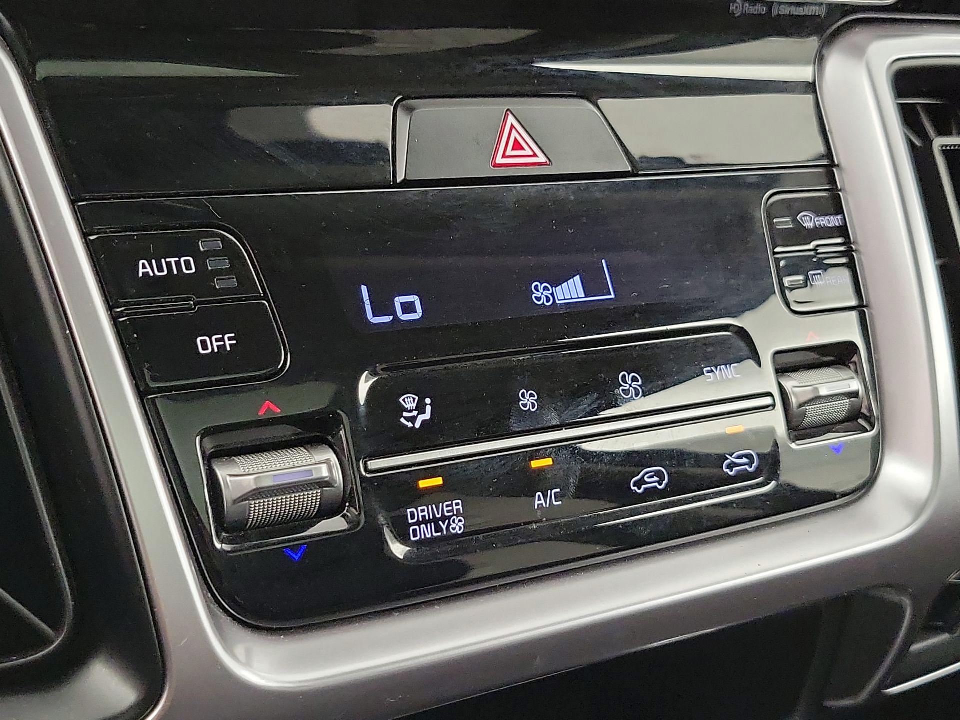 Thumbnail: 2023 Kia Sorento - 17