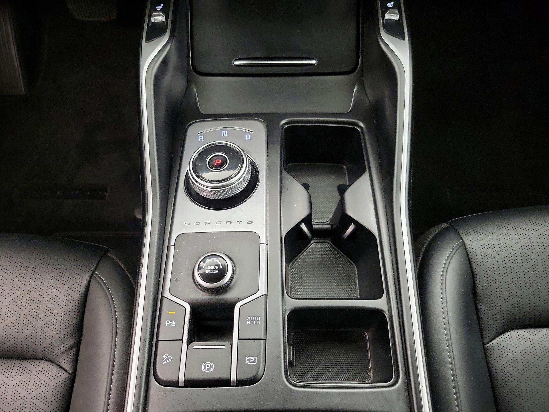 Thumbnail: 2023 Kia Sorento - 18