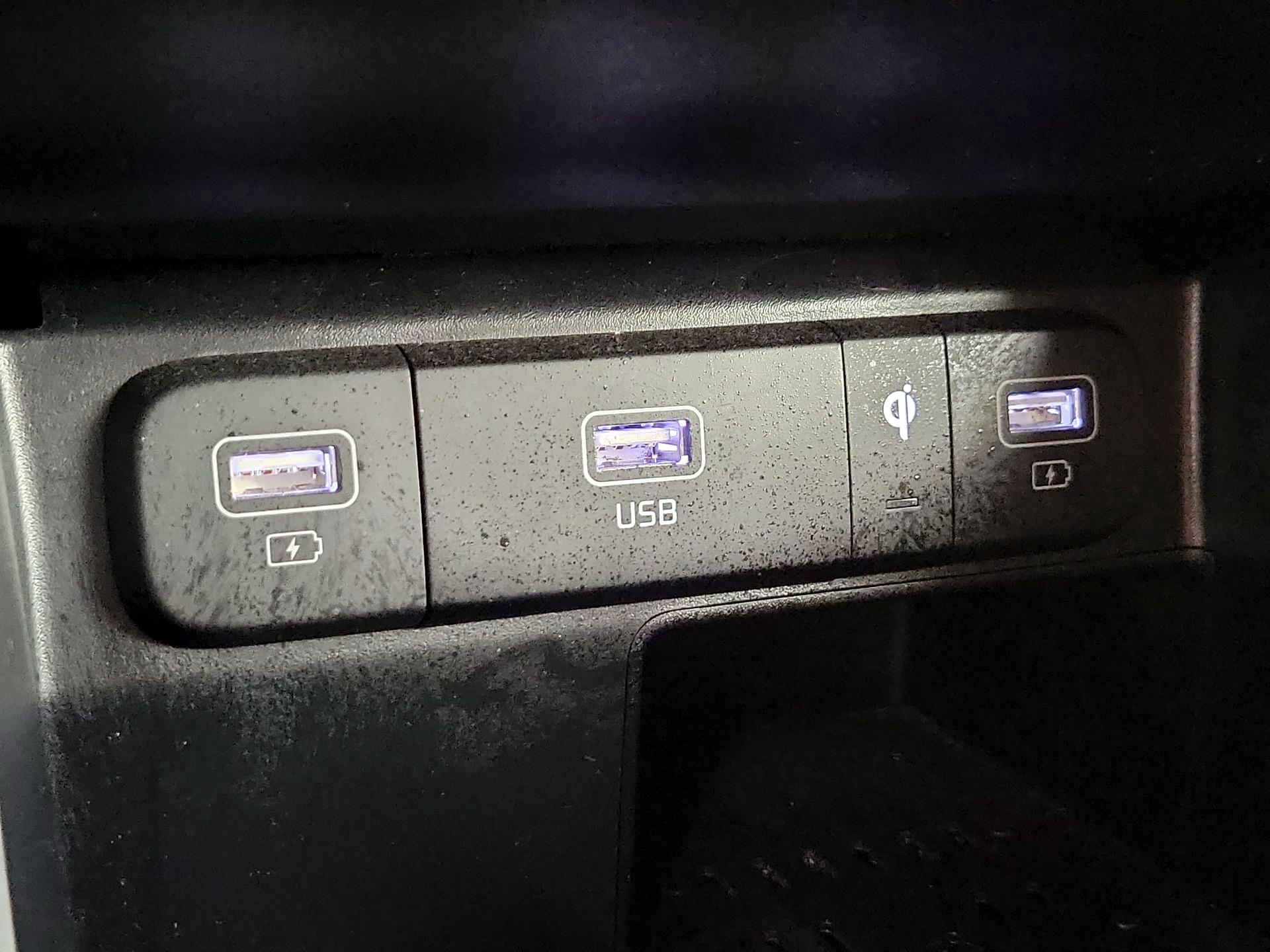 Thumbnail: 2023 Kia Sorento - 19