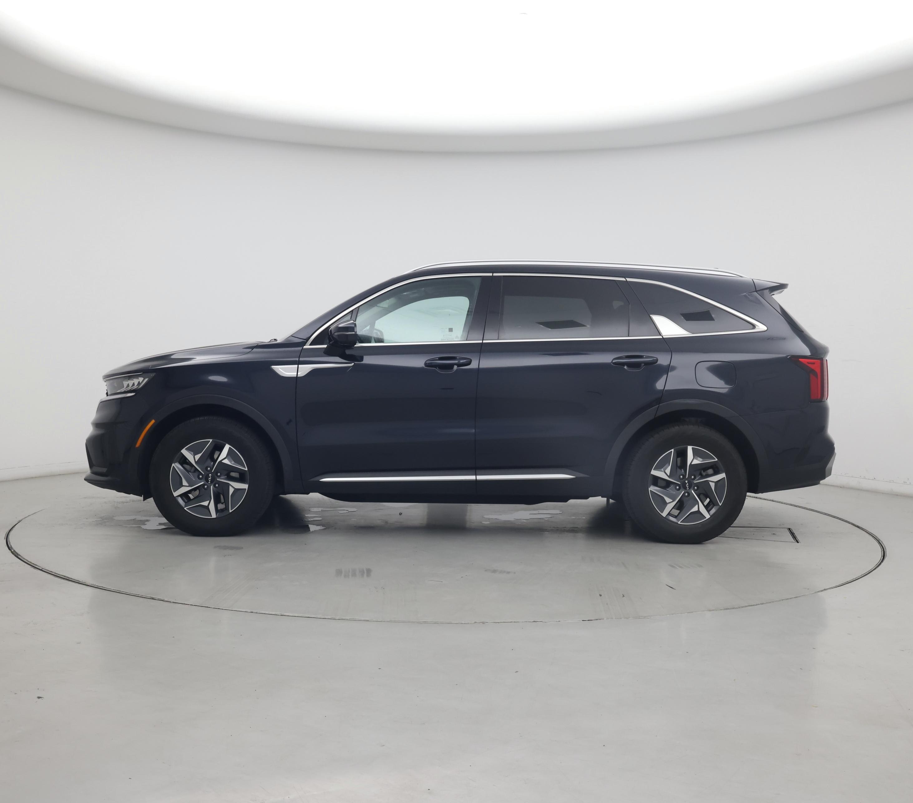 Thumbnail: 2023 Kia Sorento - 3