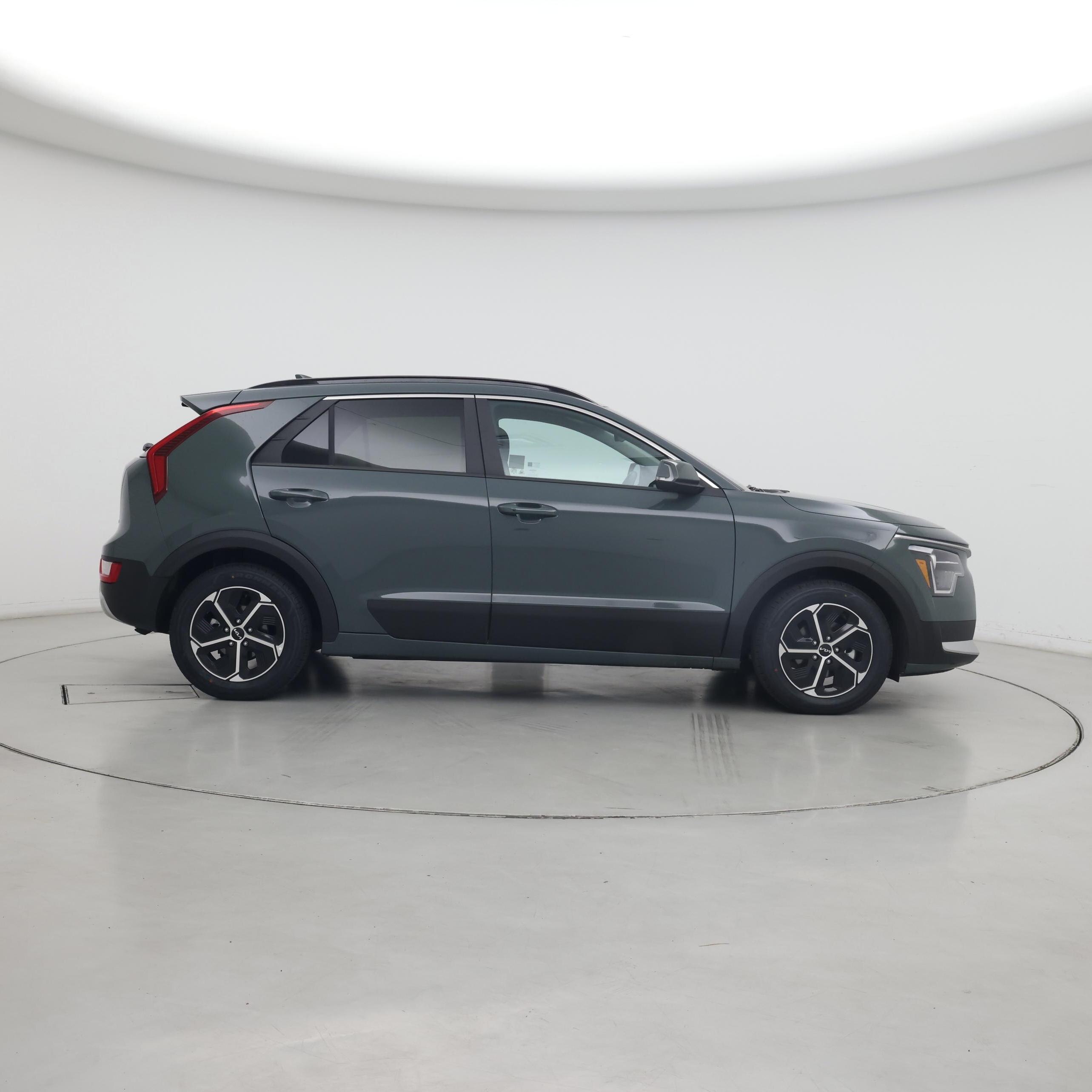 Thumbnail: 2024 Kia Niro - 7