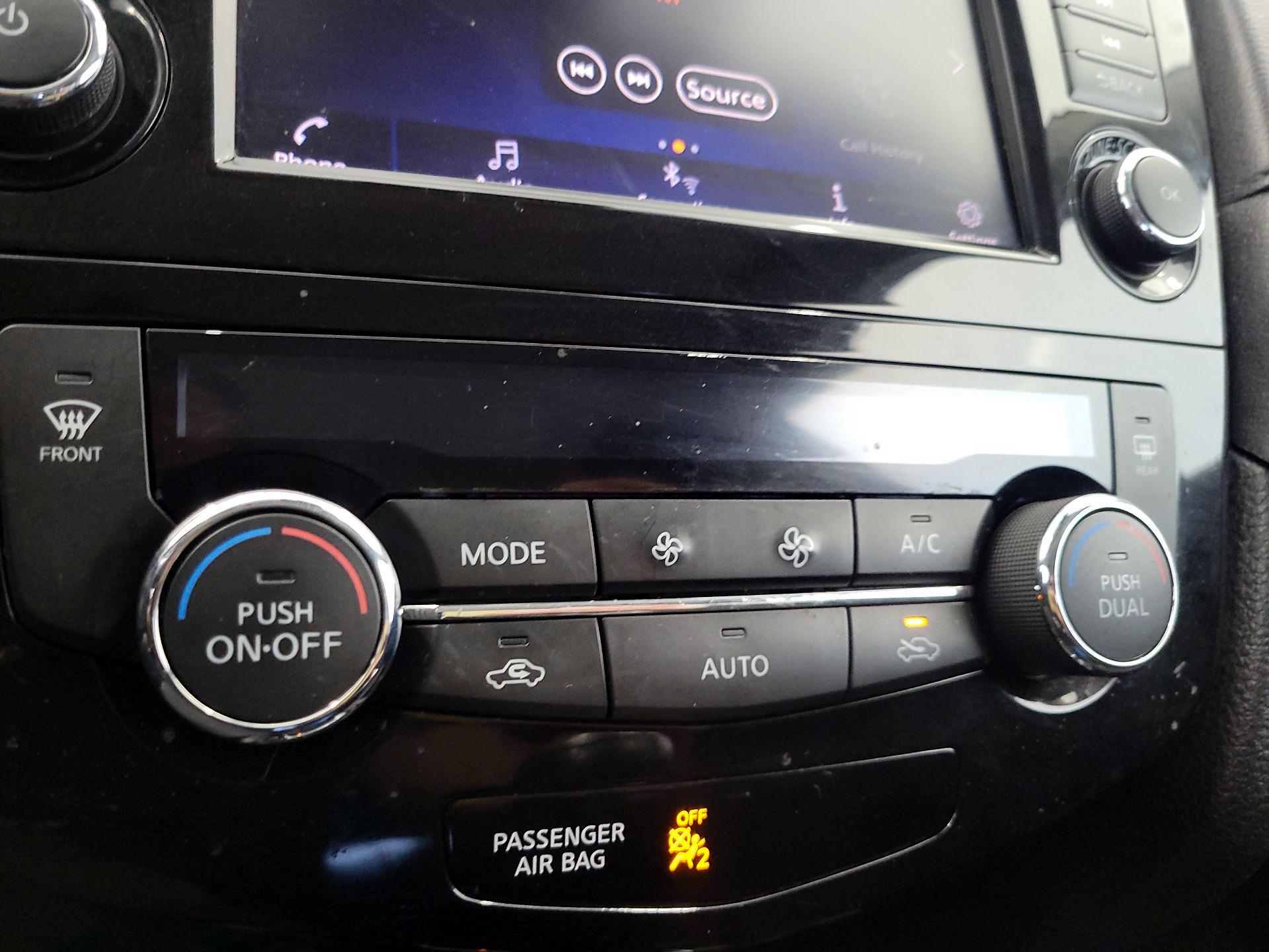 Thumbnail: 2019 Nissan Rogue - 16