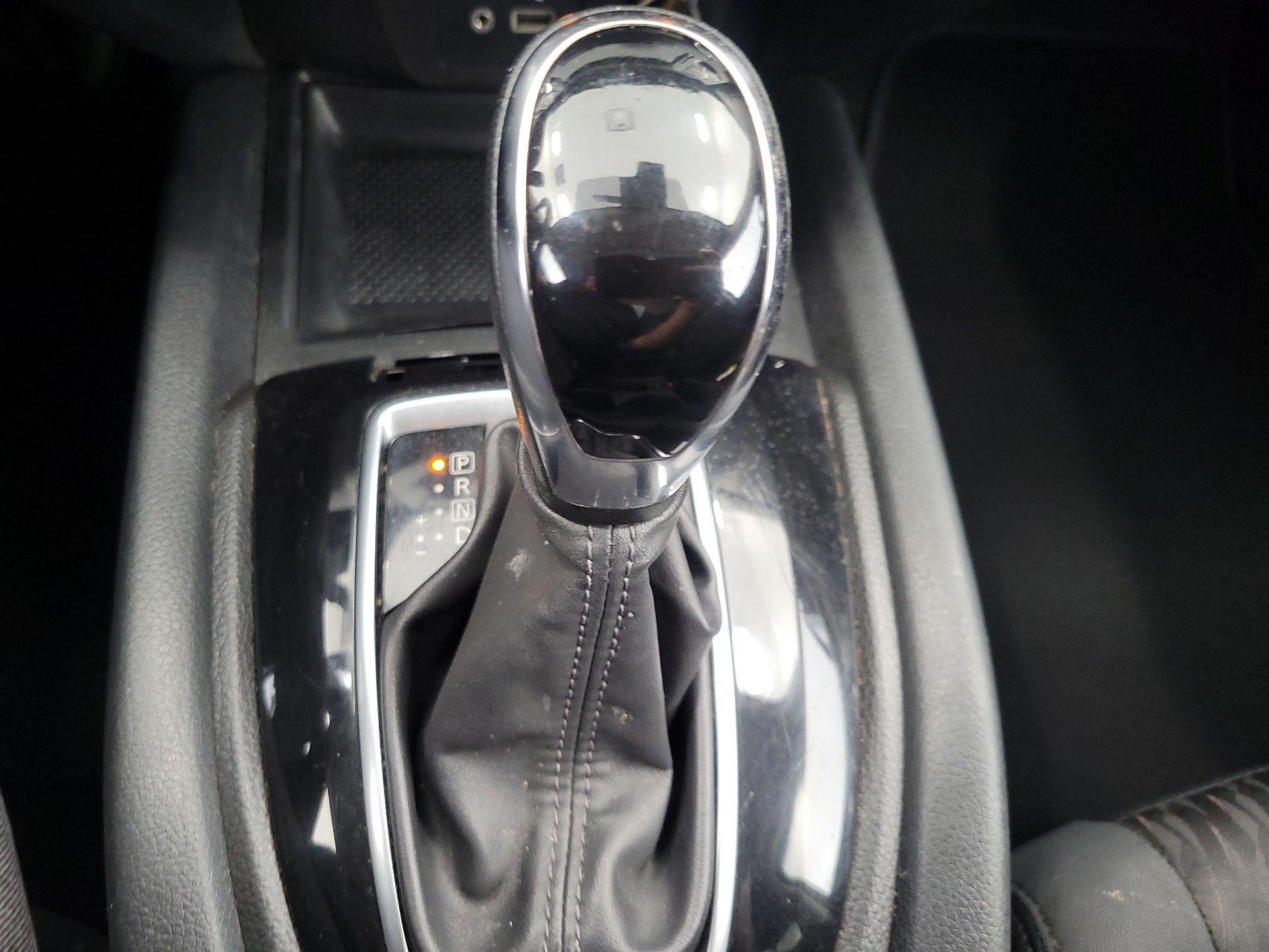 Thumbnail: 2019 Nissan Rogue - 17