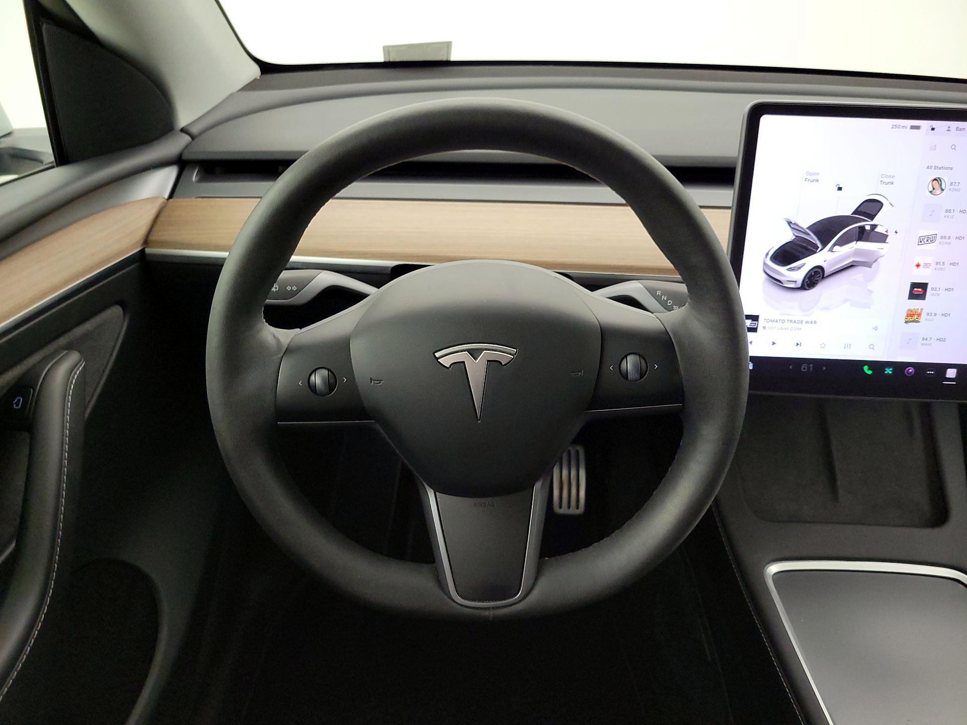 Thumbnail: 2023 Tesla Model Y - 10