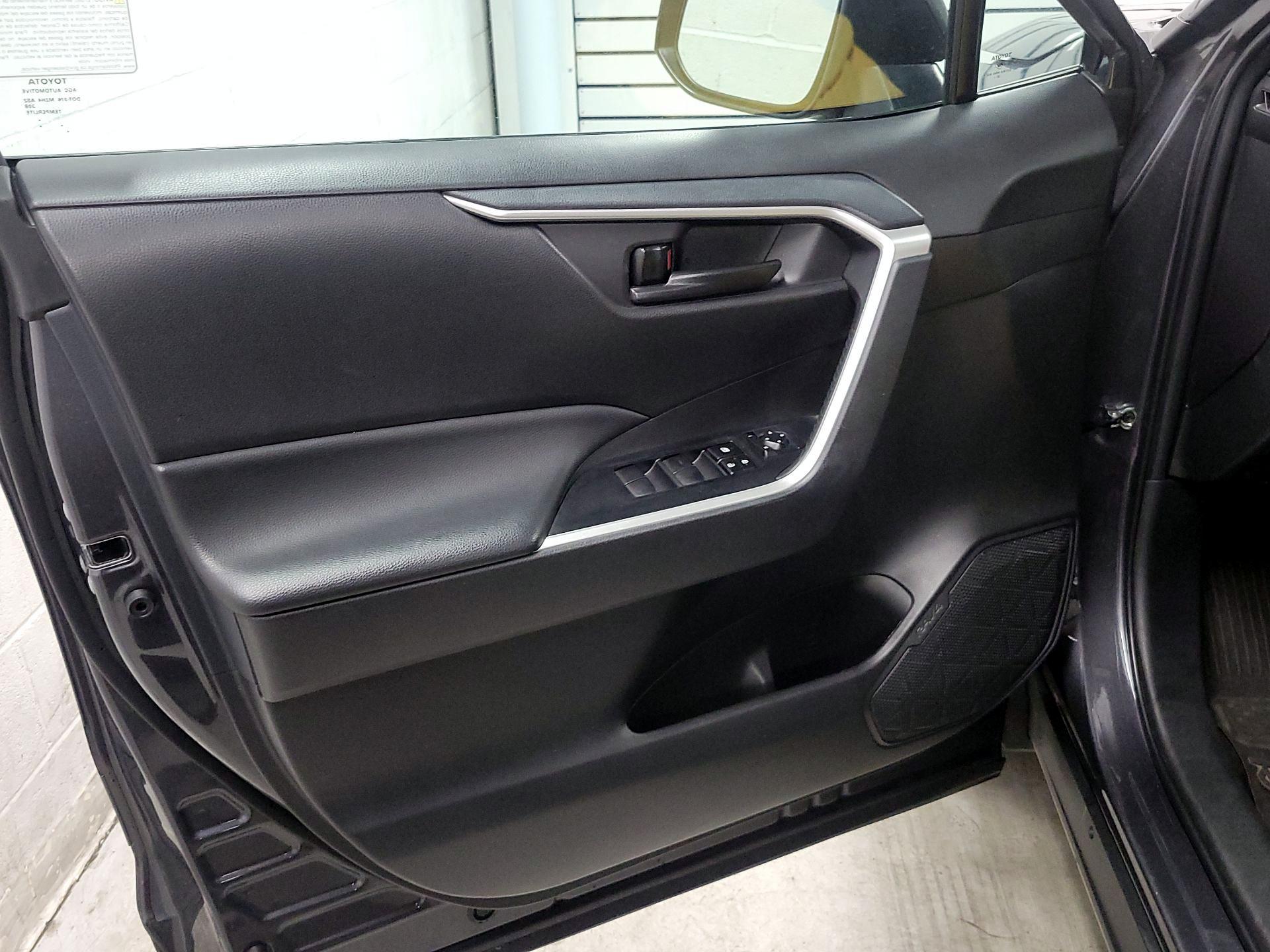 Thumbnail: 2024 Toyota RAV4 - 12