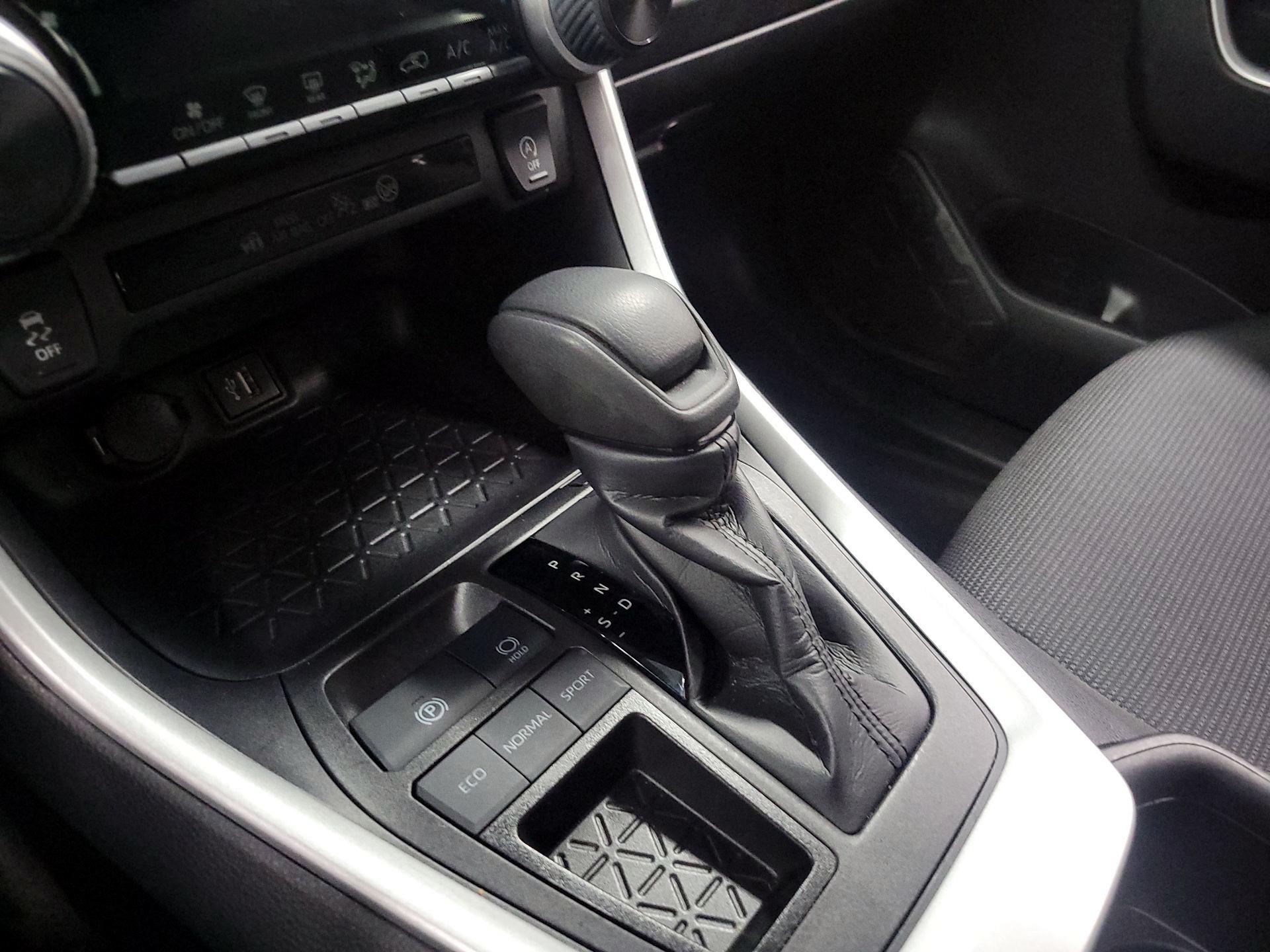 Thumbnail: 2024 Toyota RAV4 - 16