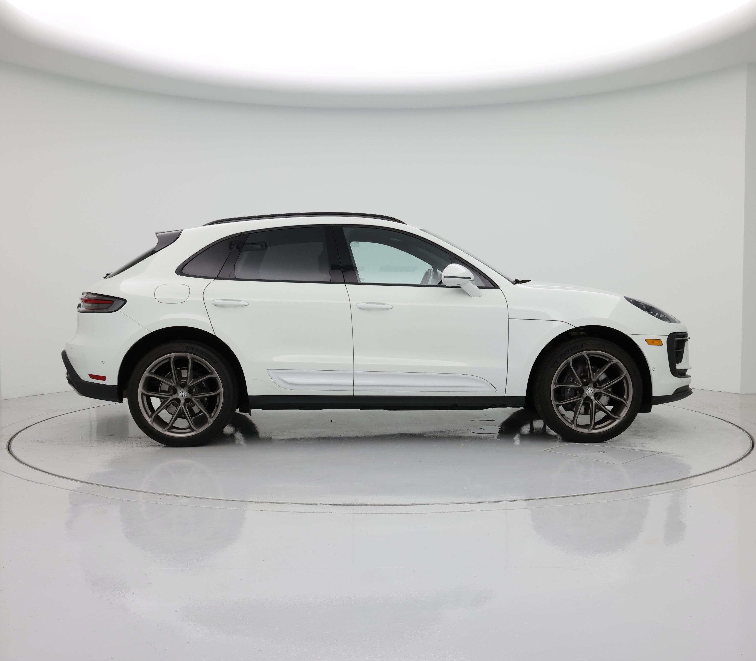 Thumbnail: 2022 Porsche Macan - 7