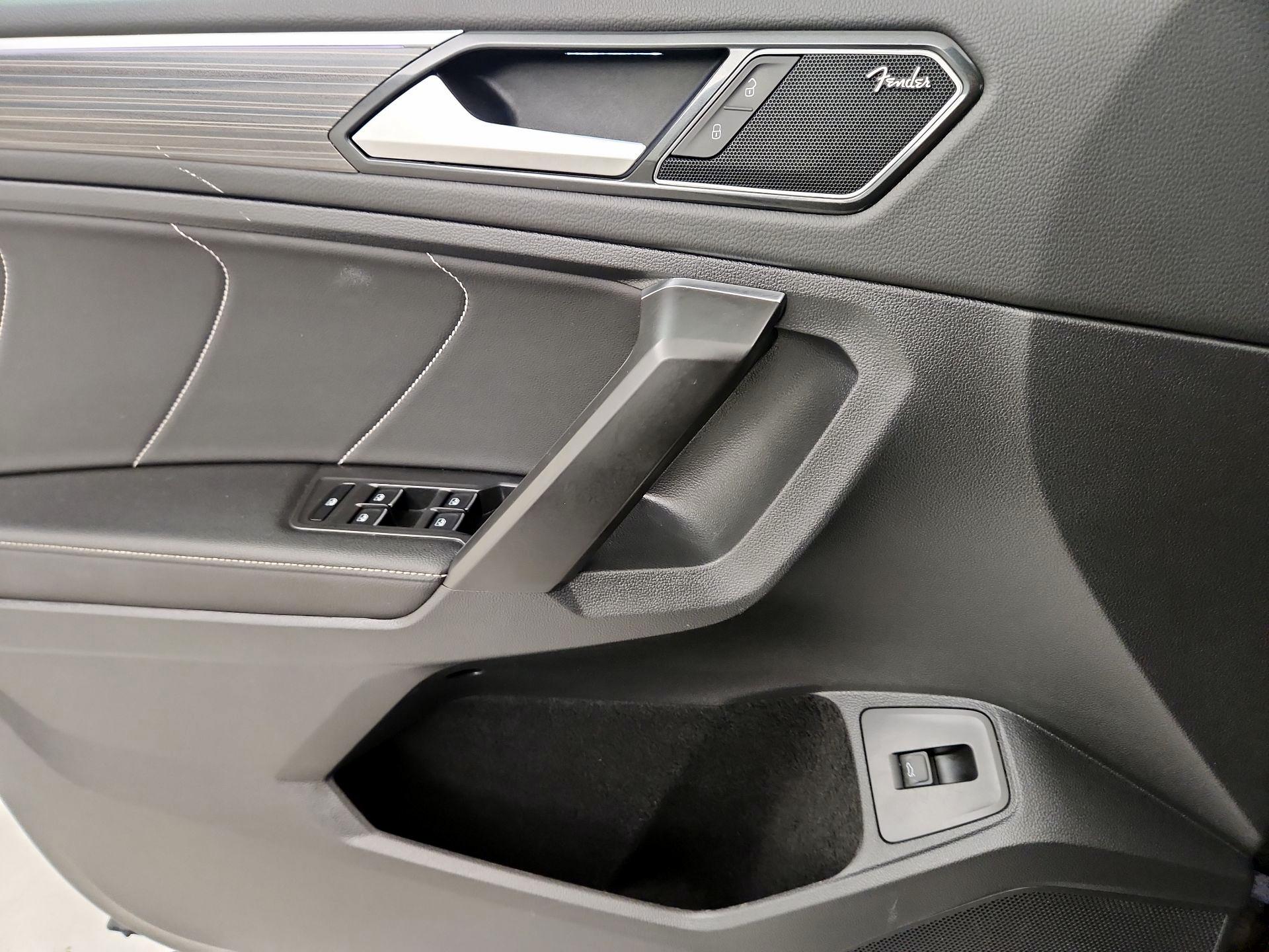 Thumbnail: 2022 Volkswagen Tiguan - 12