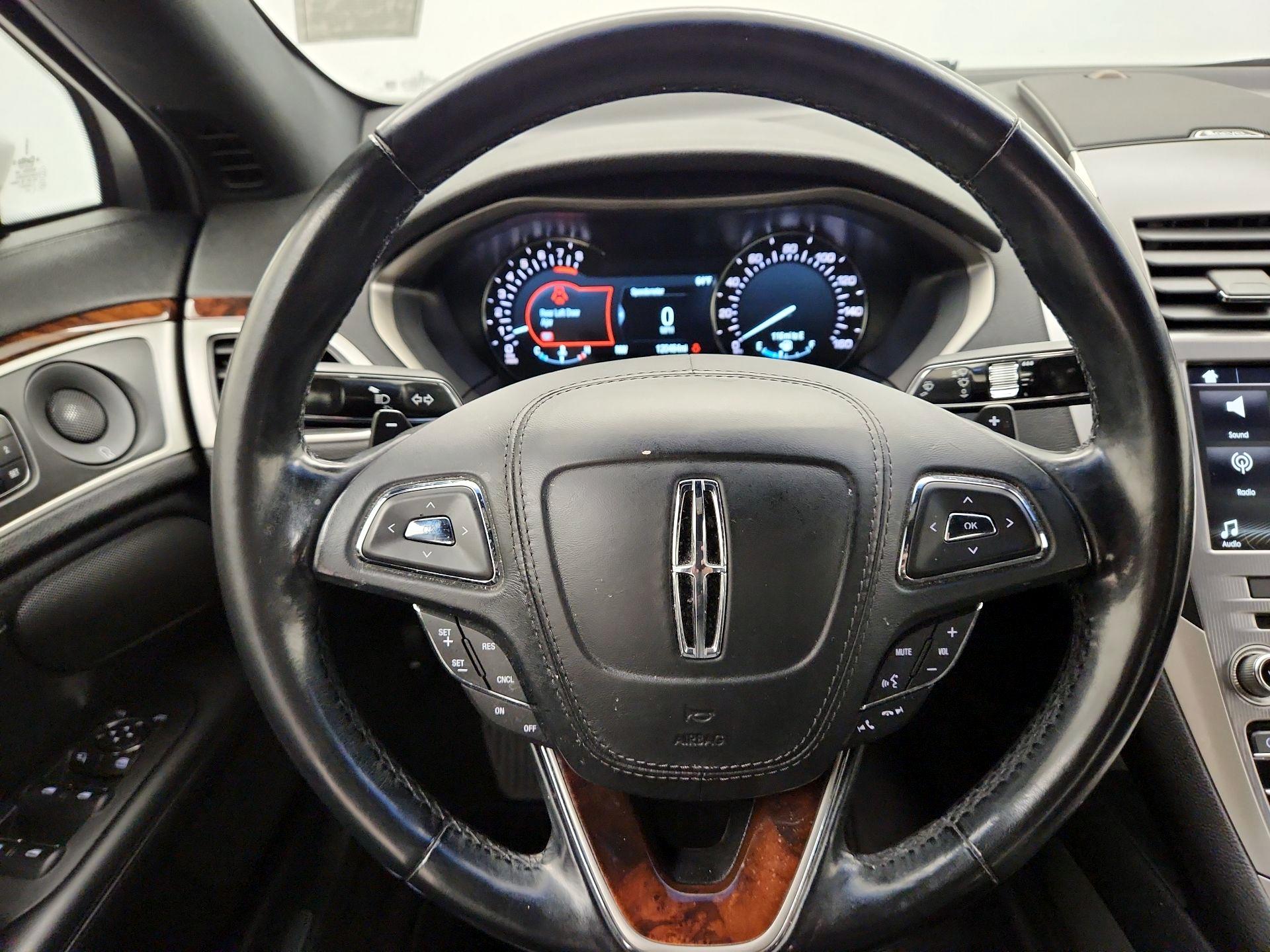 Thumbnail: 2017 Lincoln MKZ - 10