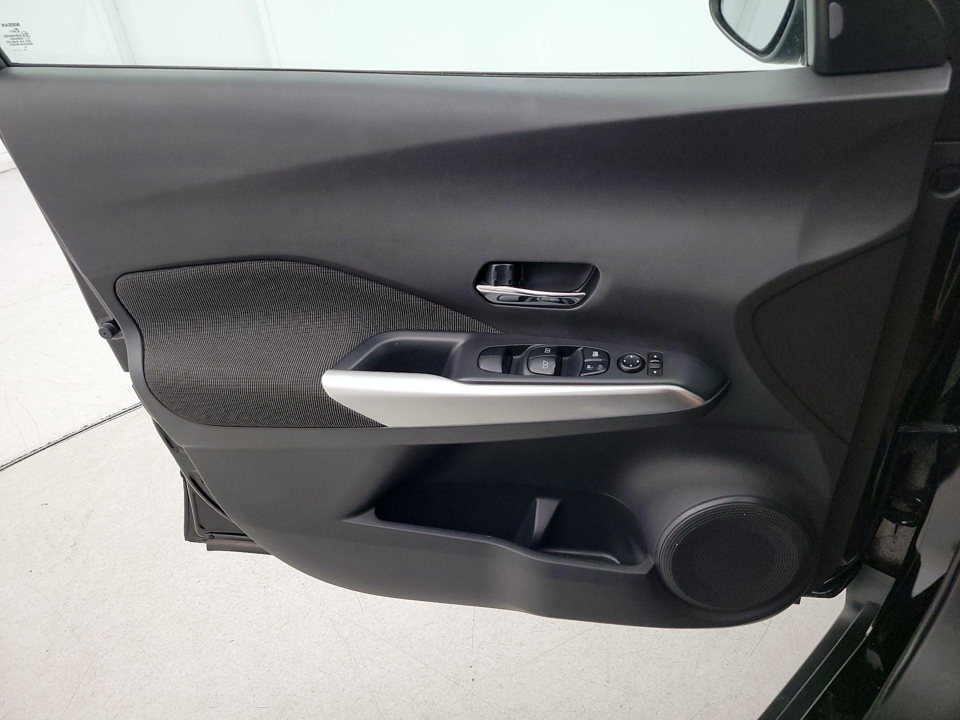 Thumbnail: 2019 Nissan Kicks - 12