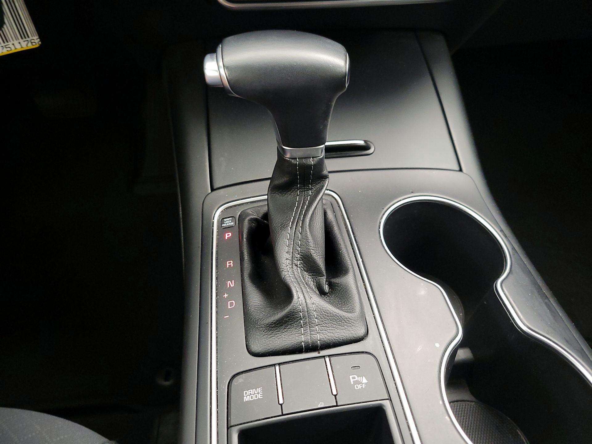 Thumbnail: 2019 Kia Sorento - 17