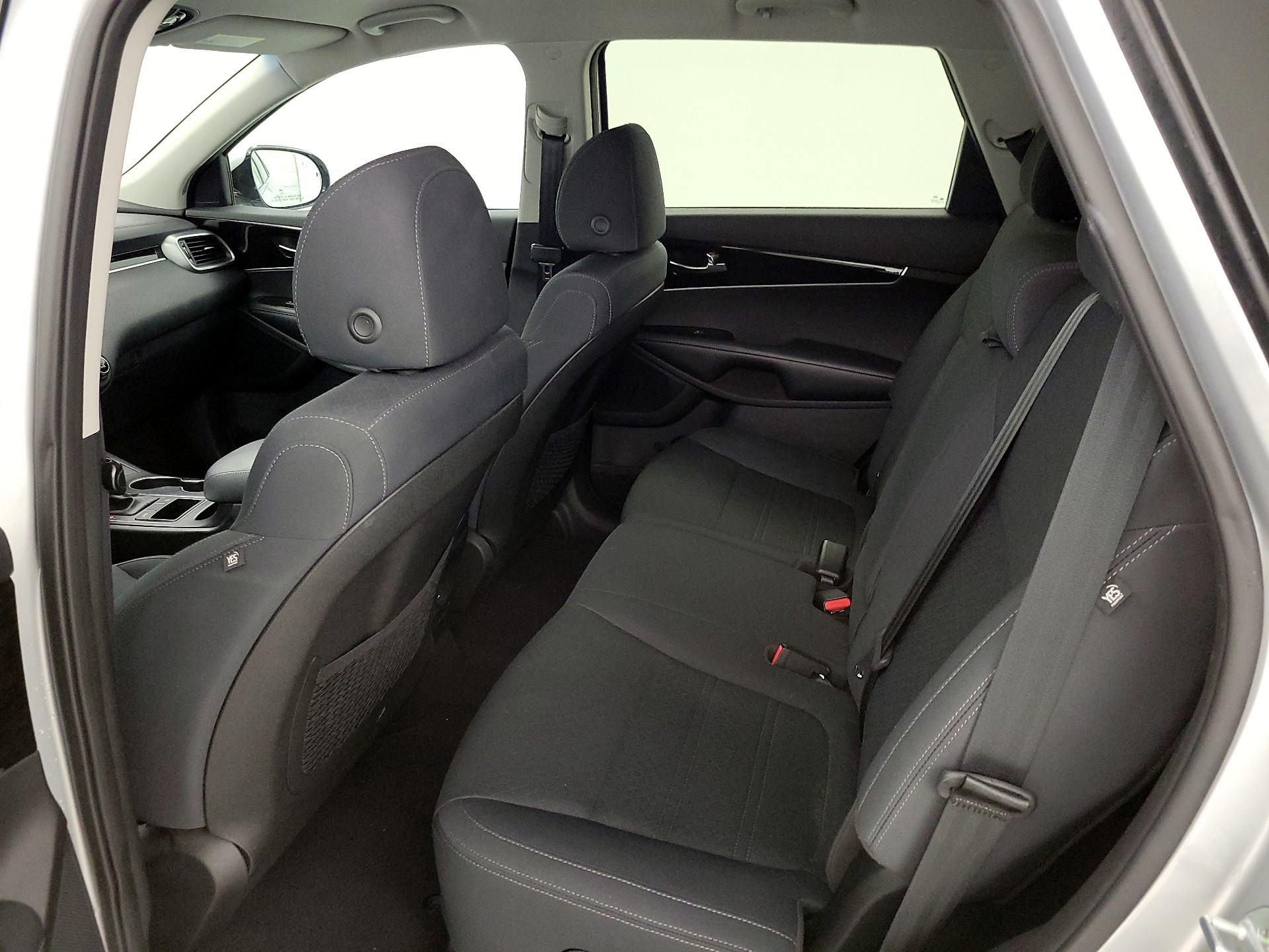 Thumbnail: 2019 Kia Sorento - 19
