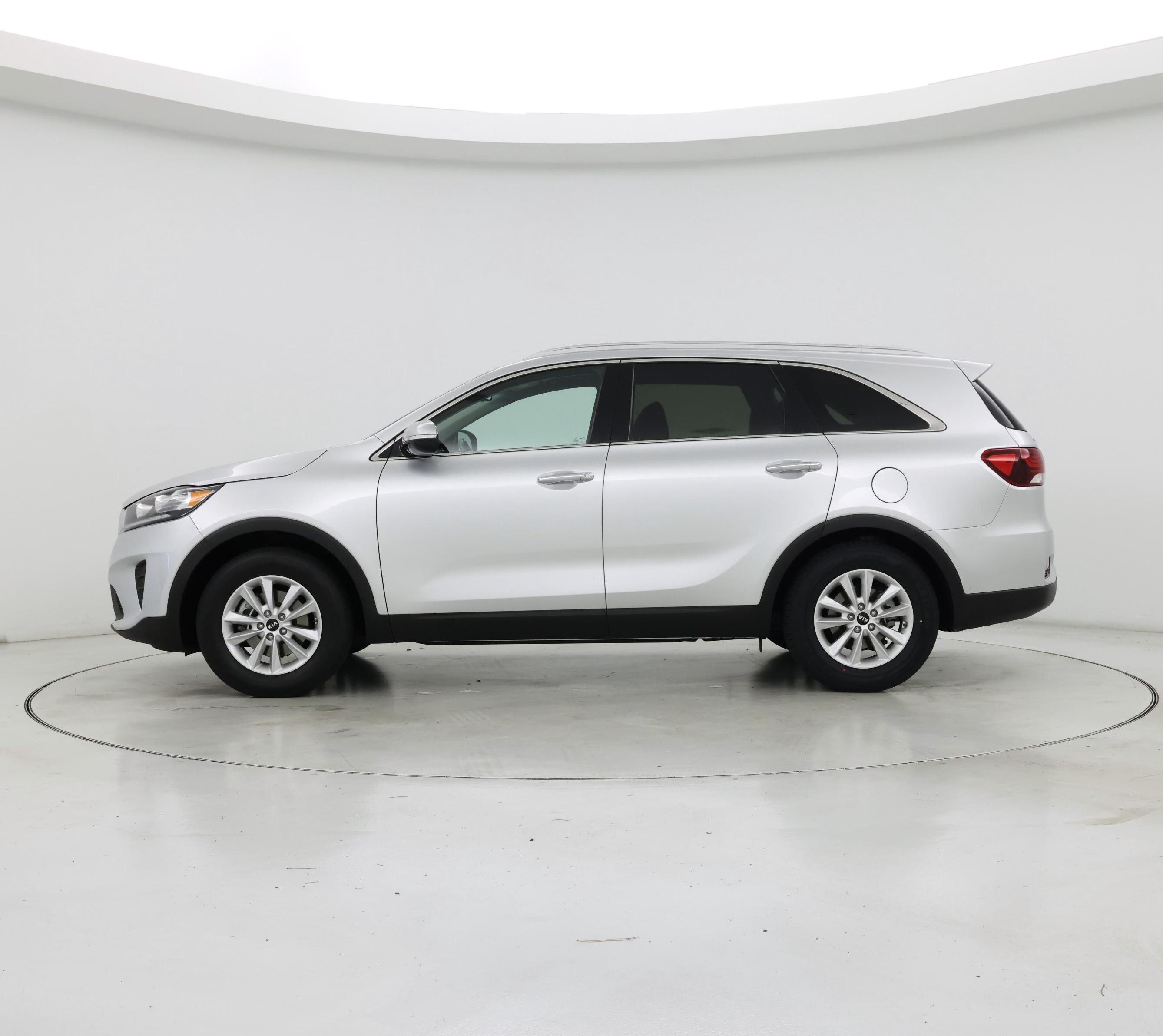 Thumbnail: 2019 Kia Sorento - 3
