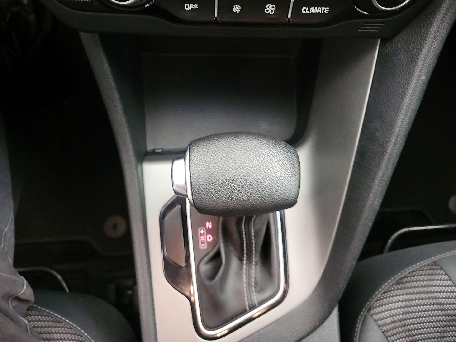 Thumbnail: 2019 Kia Niro - 17