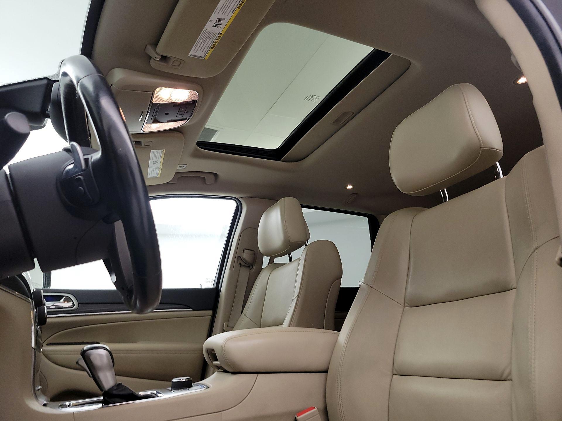 Thumbnail: 2021 Jeep Grand Cherokee - 20