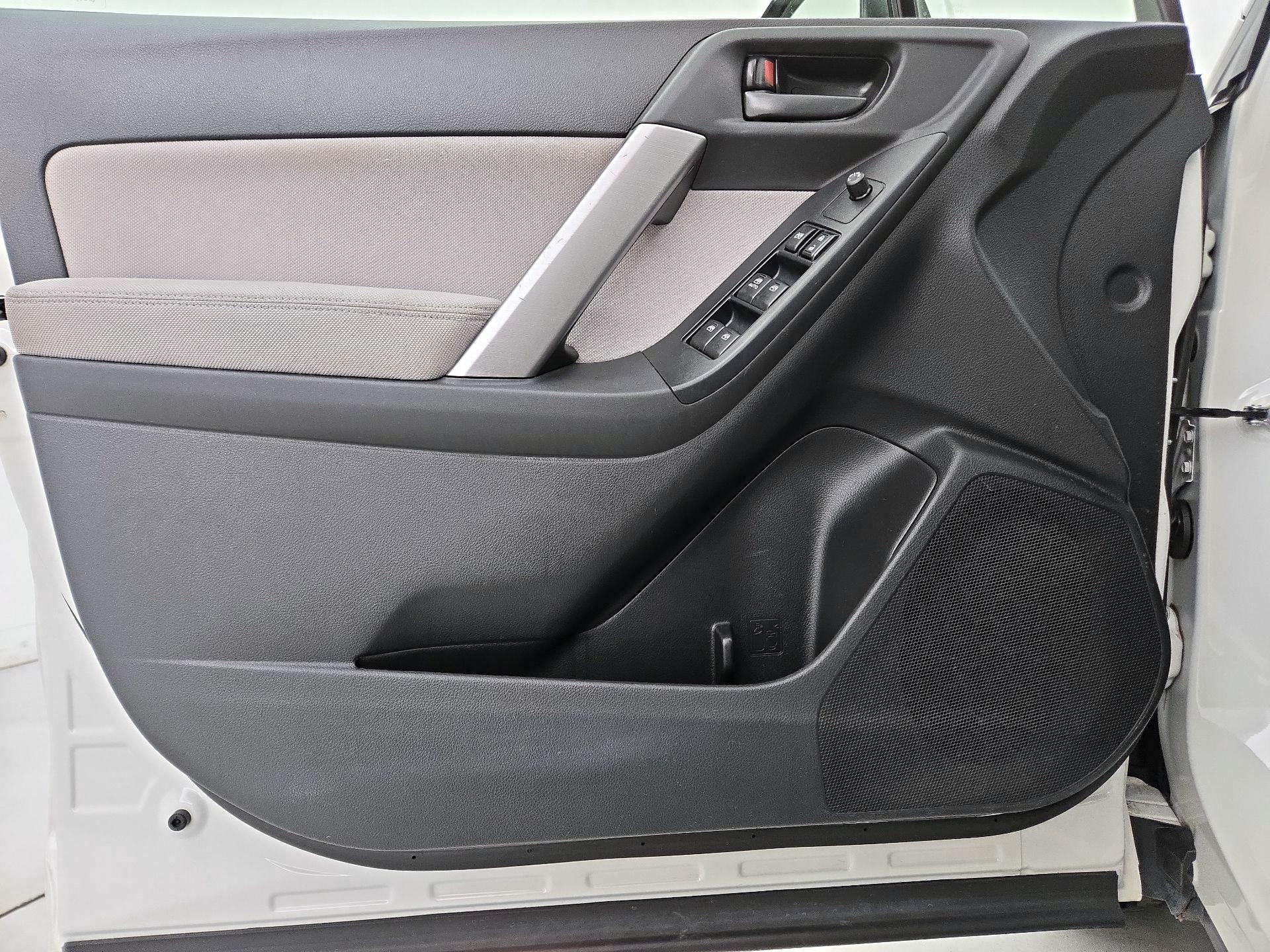 Thumbnail: 2015 Subaru Forester - 12