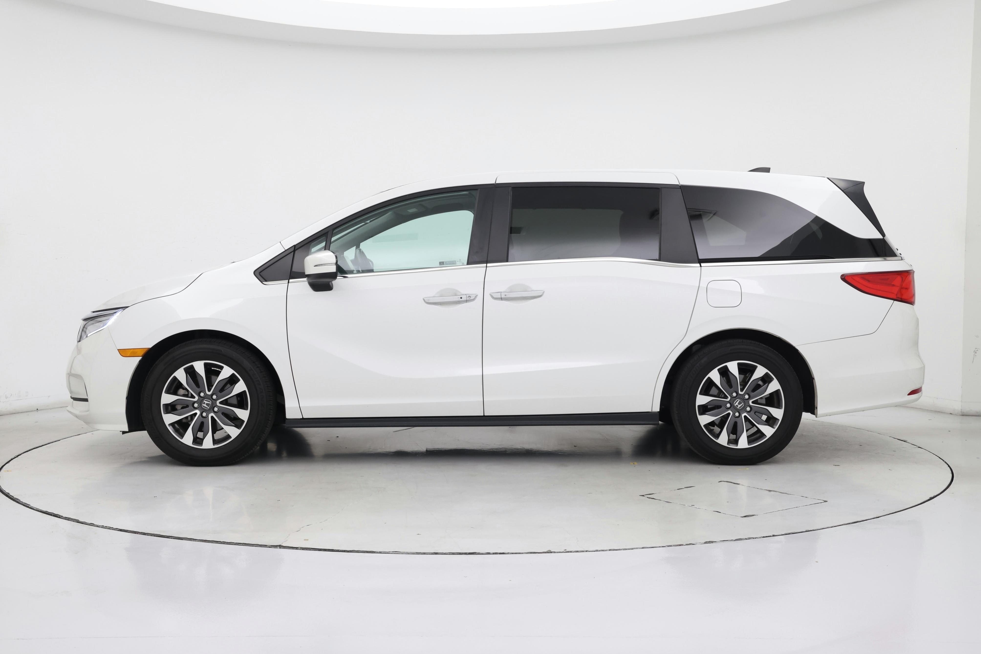 Thumbnail: 2023 Honda Odyssey - 3