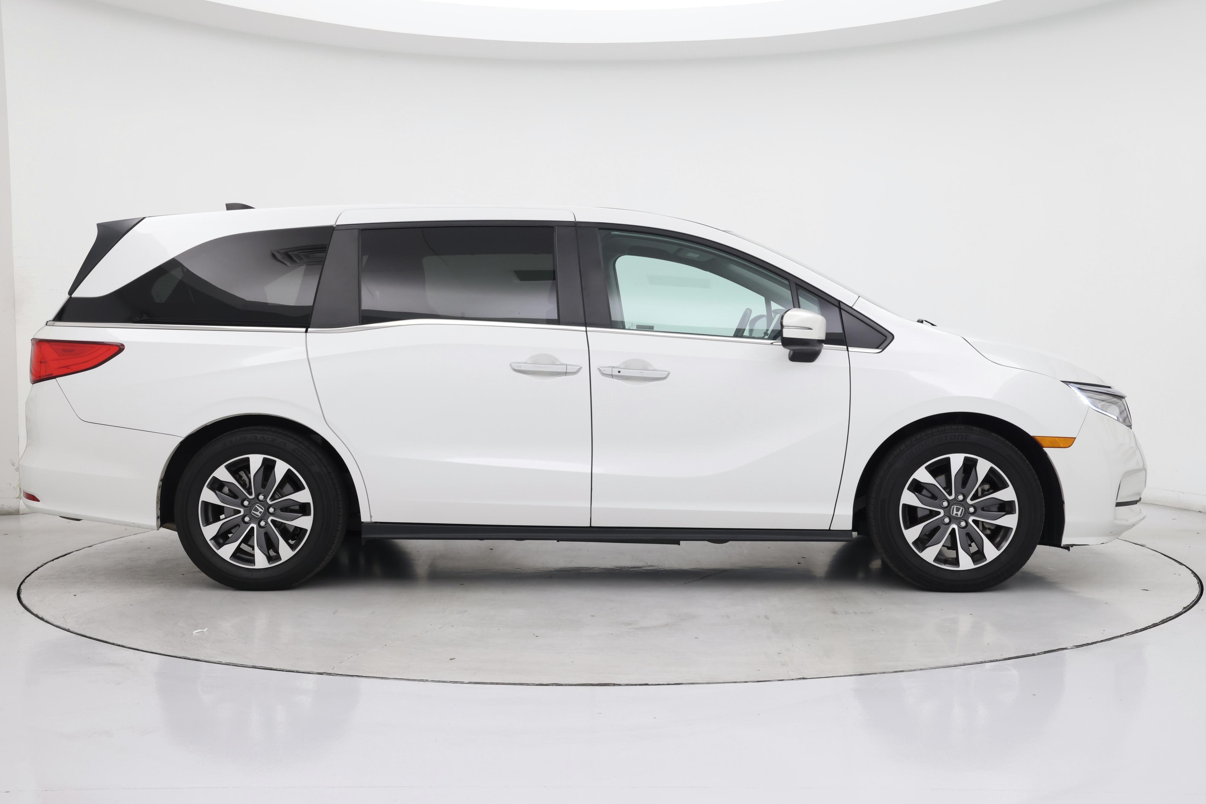 Thumbnail: 2023 Honda Odyssey - 7
