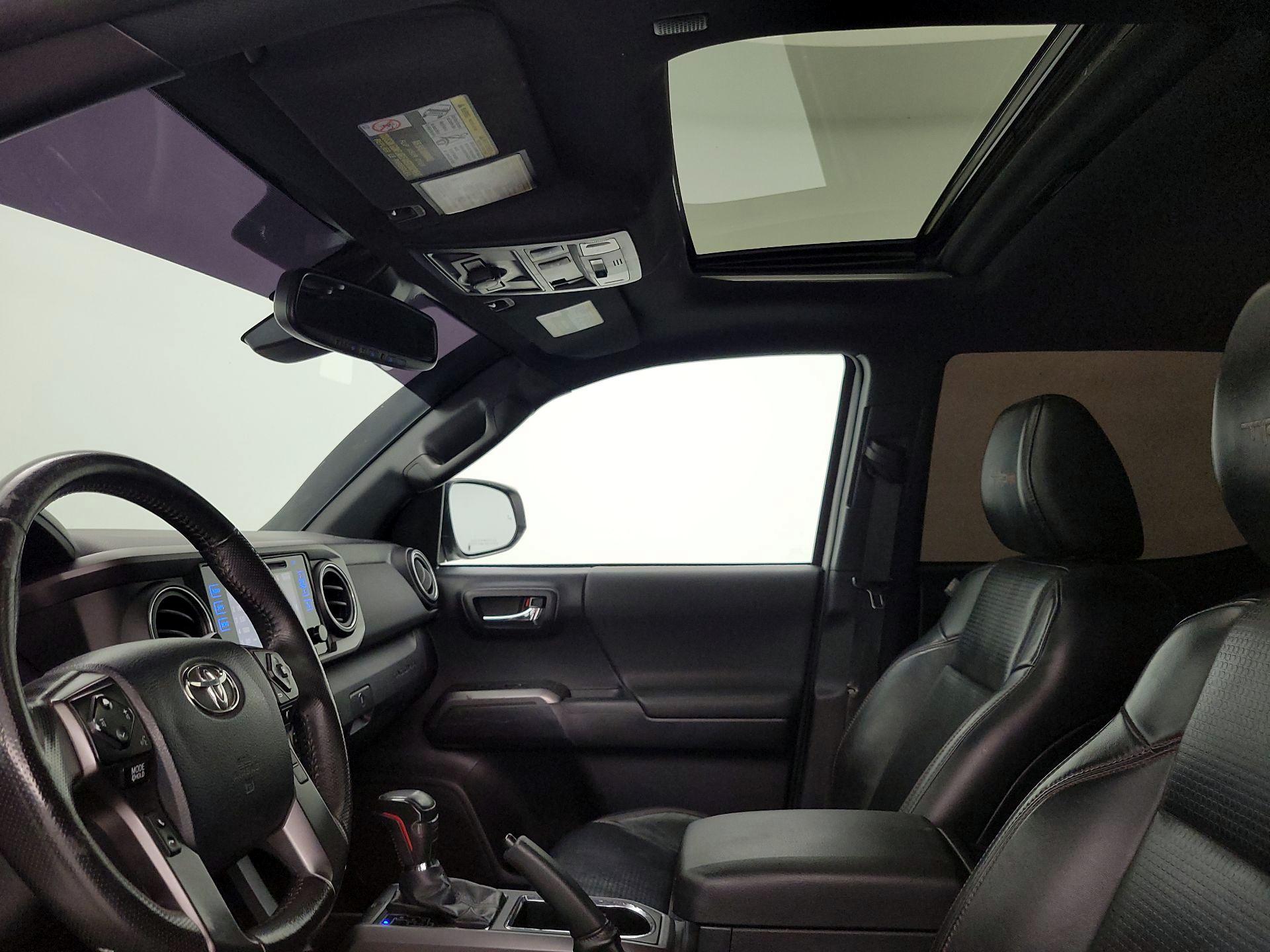 Thumbnail: 2019 Toyota Tacoma - 20