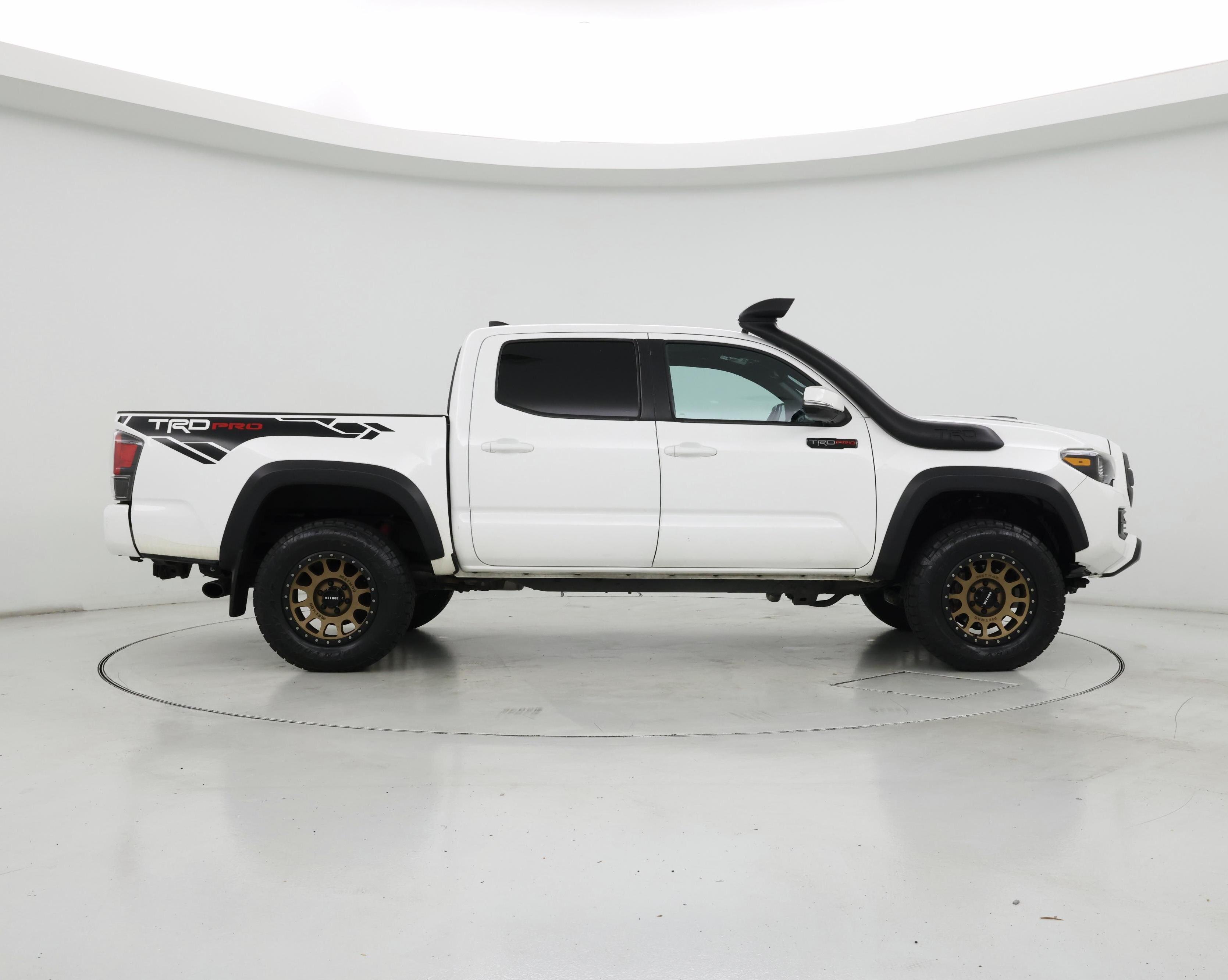 Thumbnail: 2019 Toyota Tacoma - 7