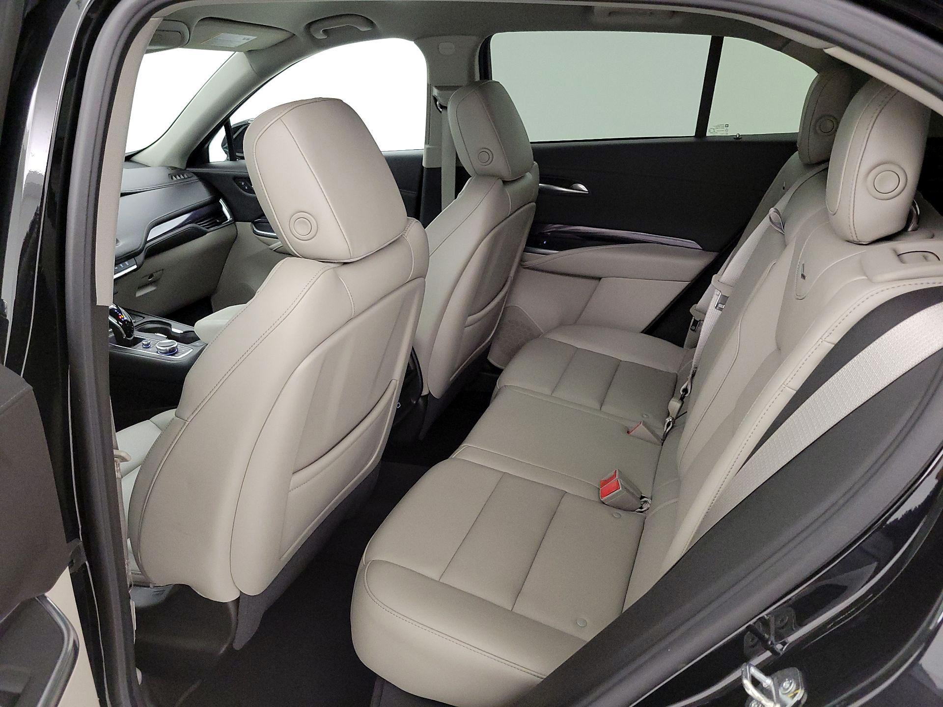 Thumbnail: 2022 Cadillac XT4 - 19