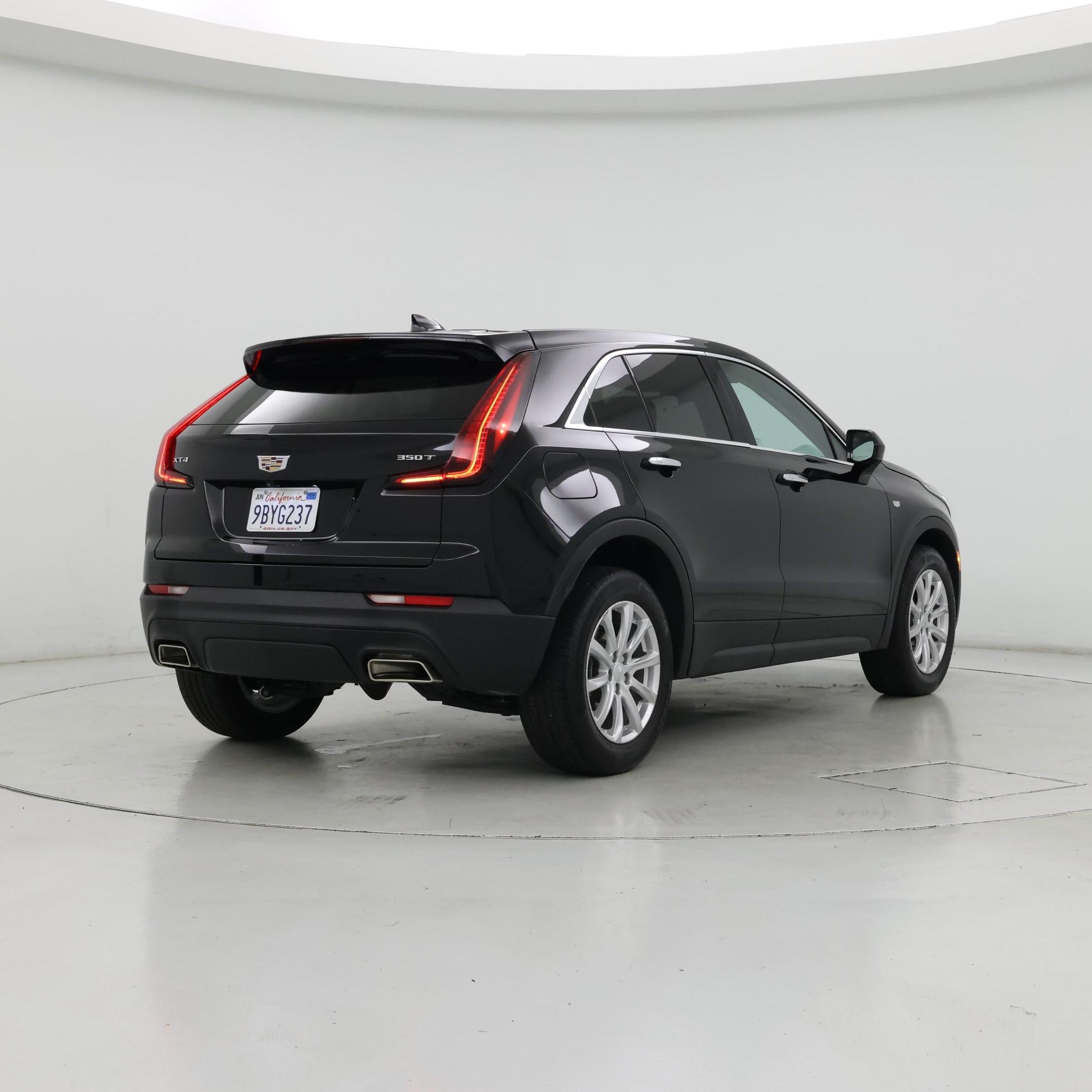 Thumbnail: 2022 Cadillac XT4 - 8