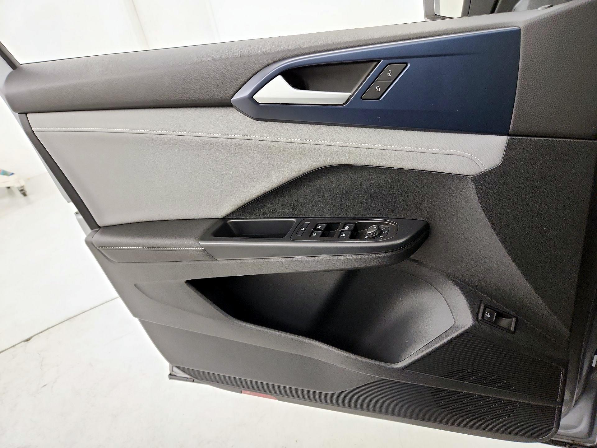 Thumbnail: 2024 Volkswagen Taos - 12