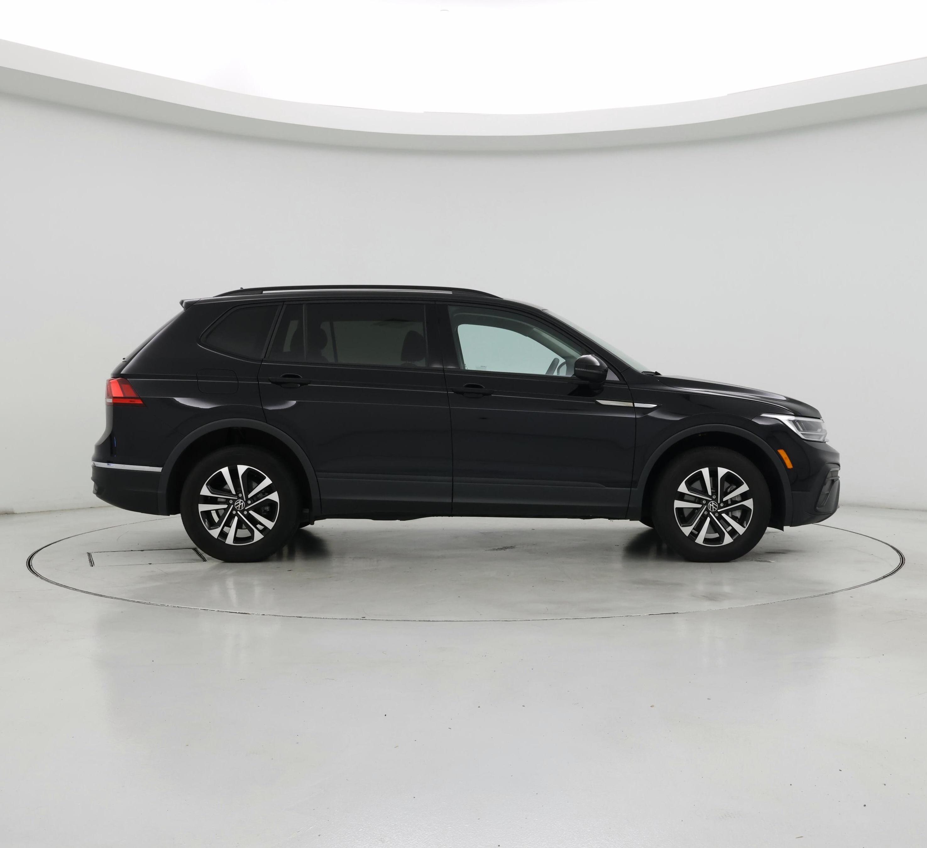Thumbnail: 2022 Volkswagen Tiguan - 7