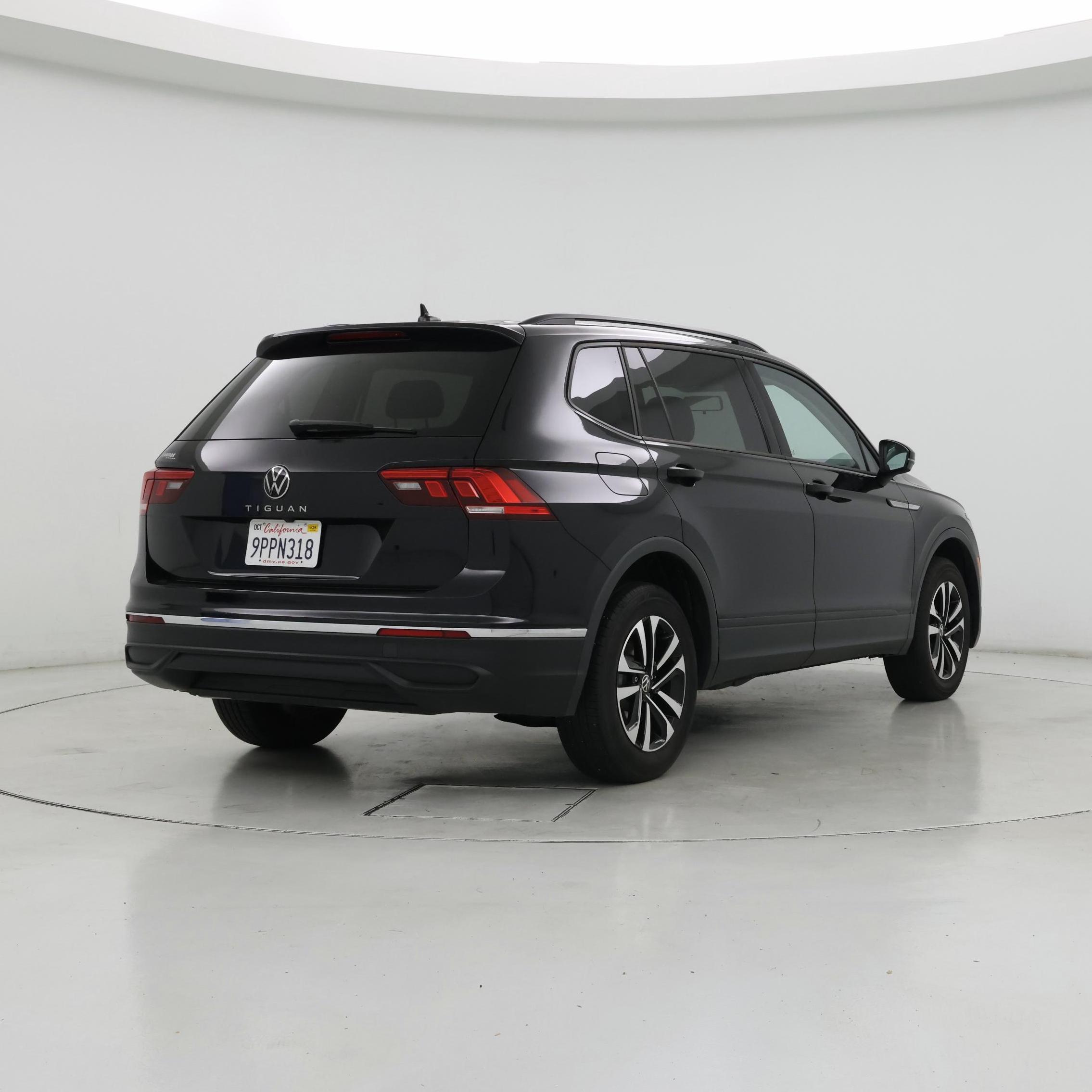 Thumbnail: 2022 Volkswagen Tiguan - 8
