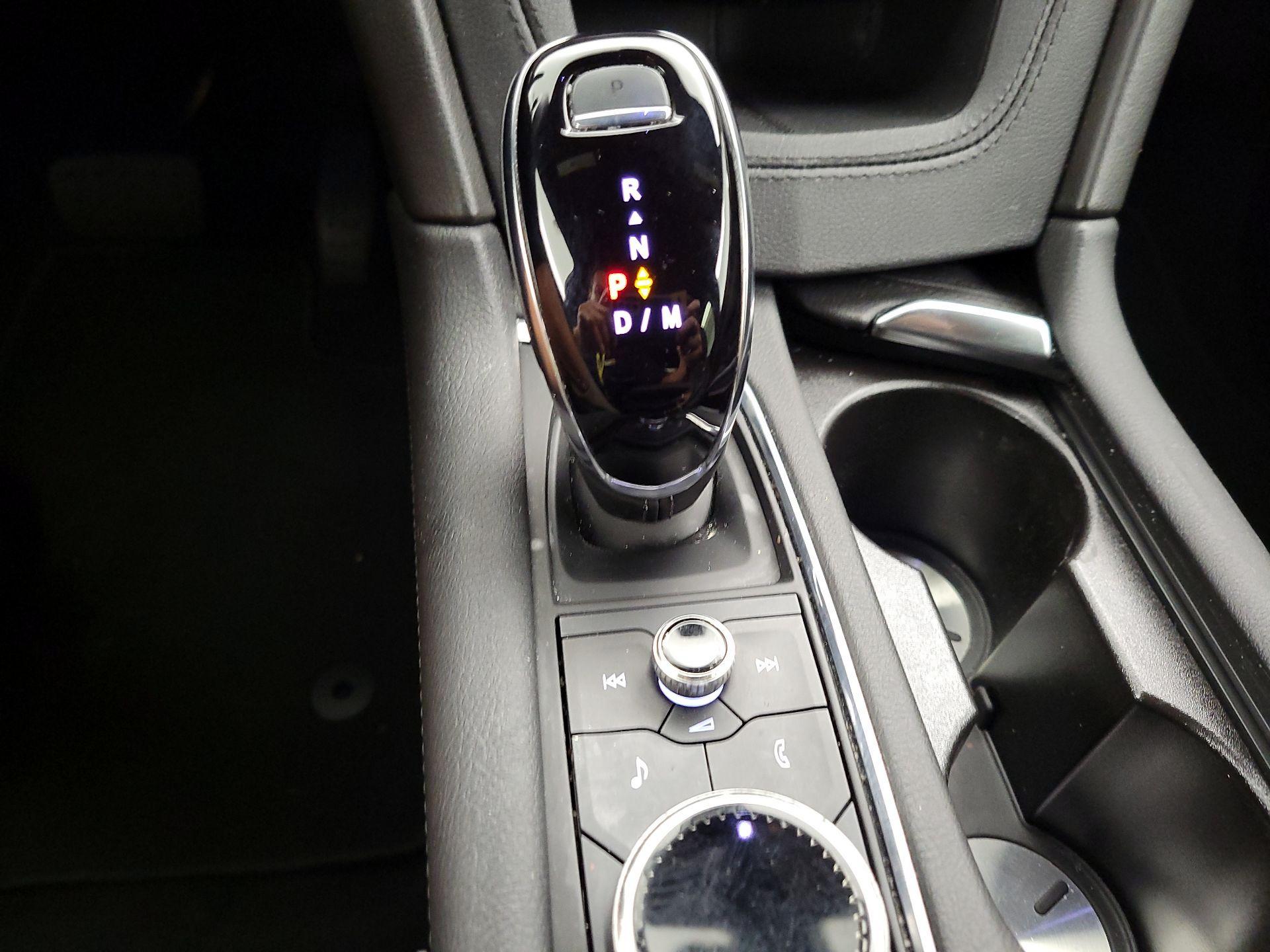 Thumbnail: 2022 Cadillac XT5 - 17