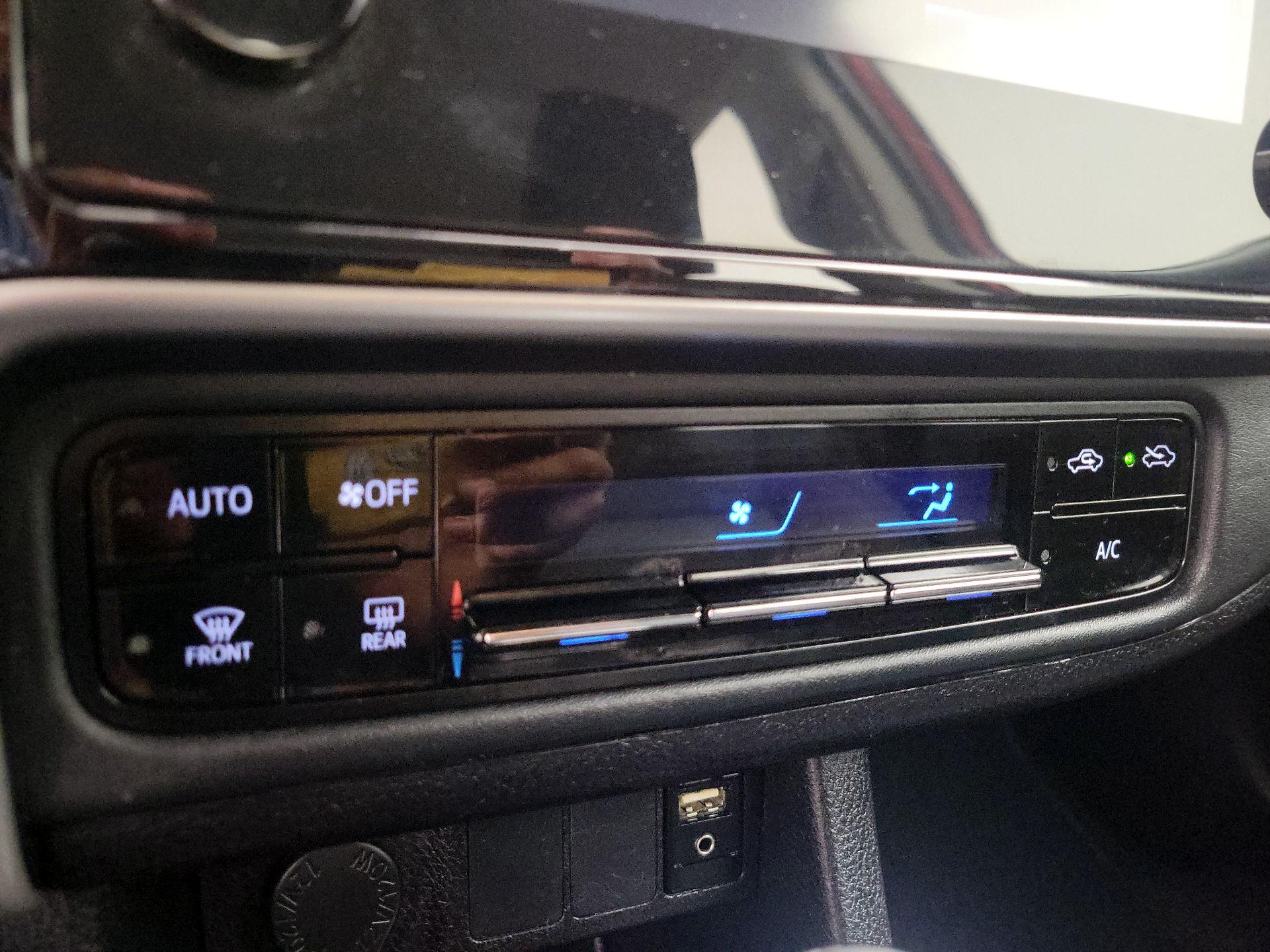 Thumbnail: 2019 Toyota Corolla - 16